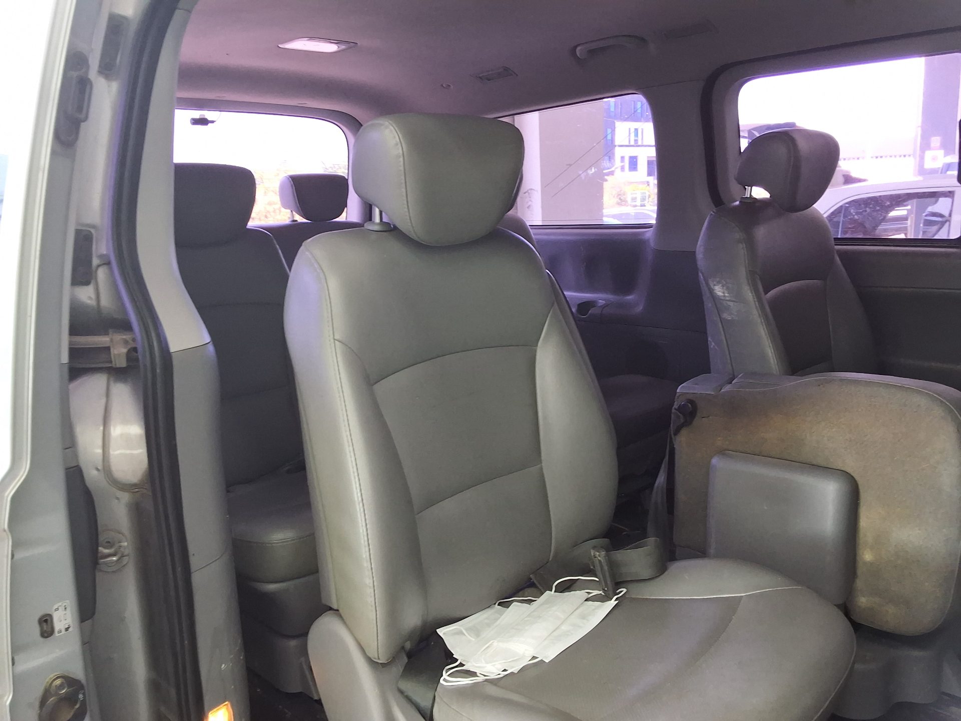 2012 - hyundai grand starex