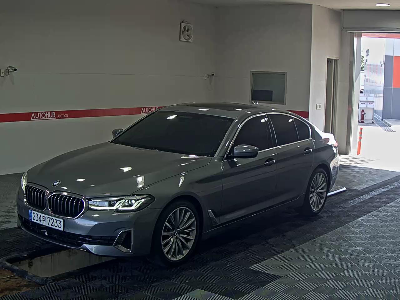 BMW 5 SERIES (7TH GEN) 530i