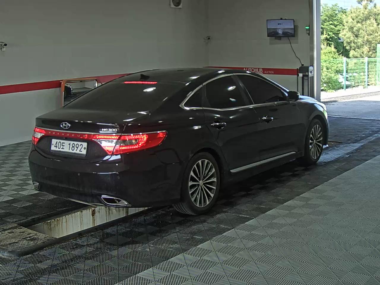 2011 - hyundai grandeur