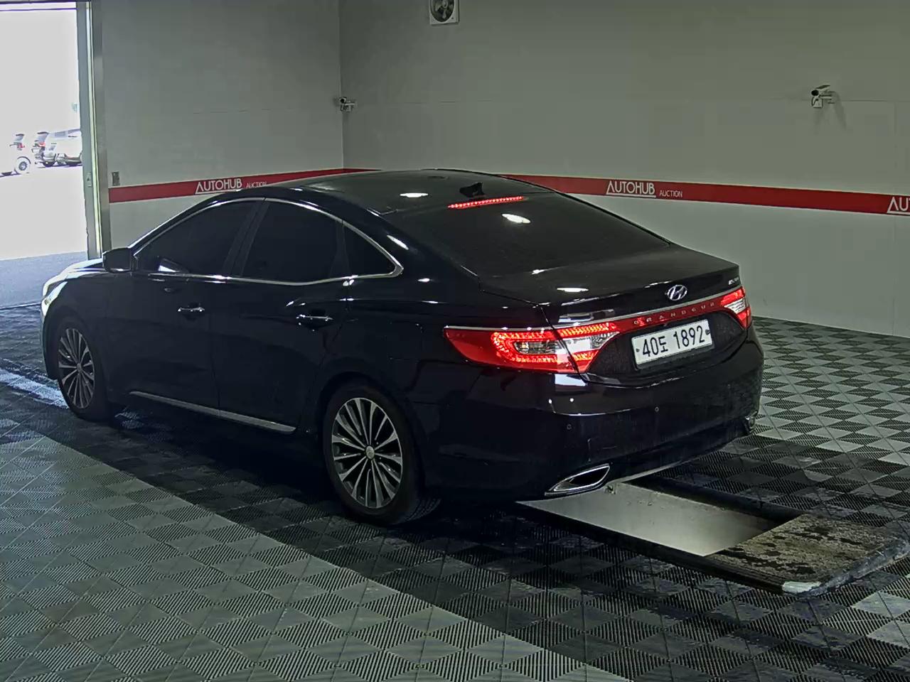 2011 - hyundai grandeur
