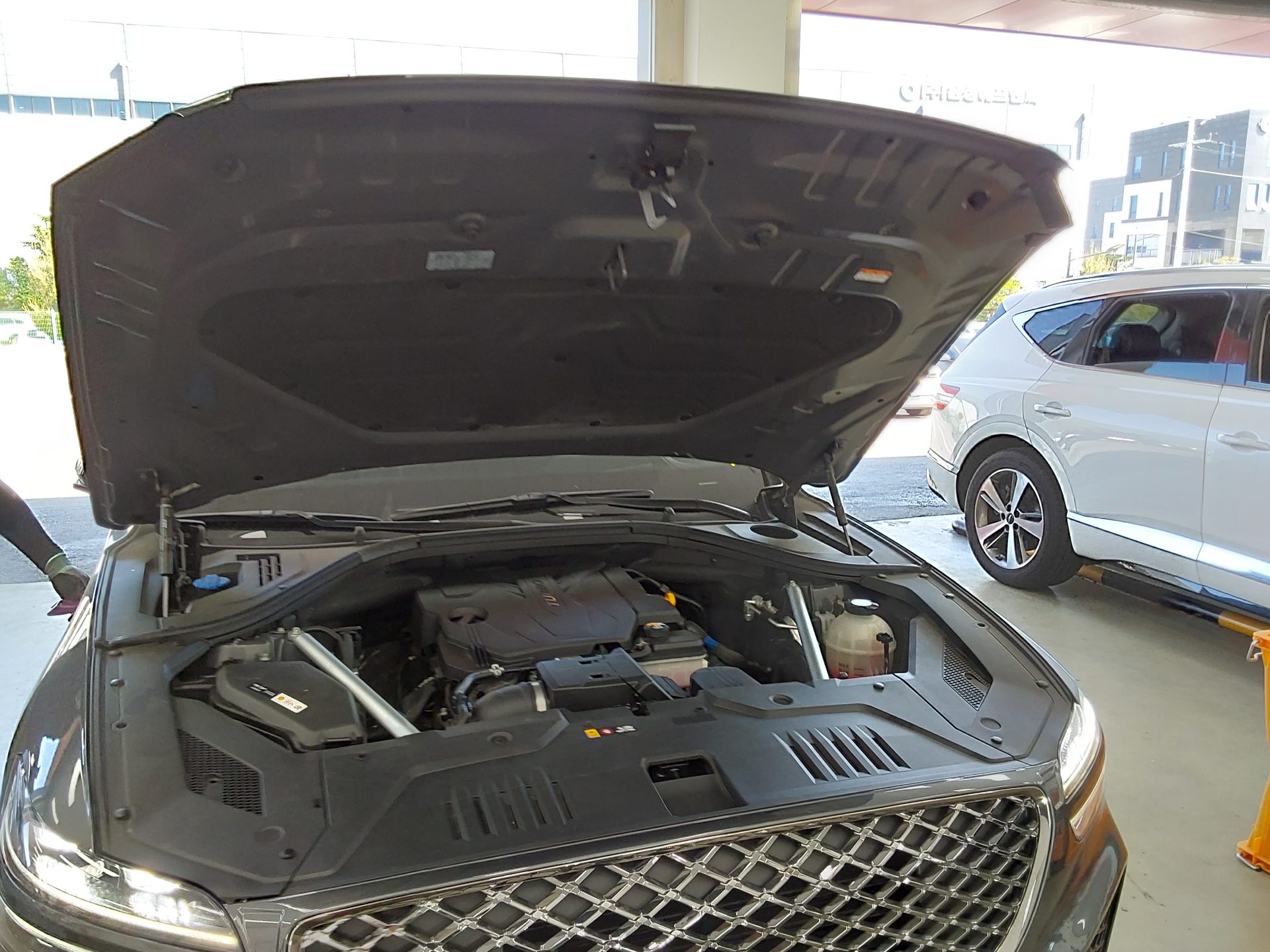 2021 - genesis gv70