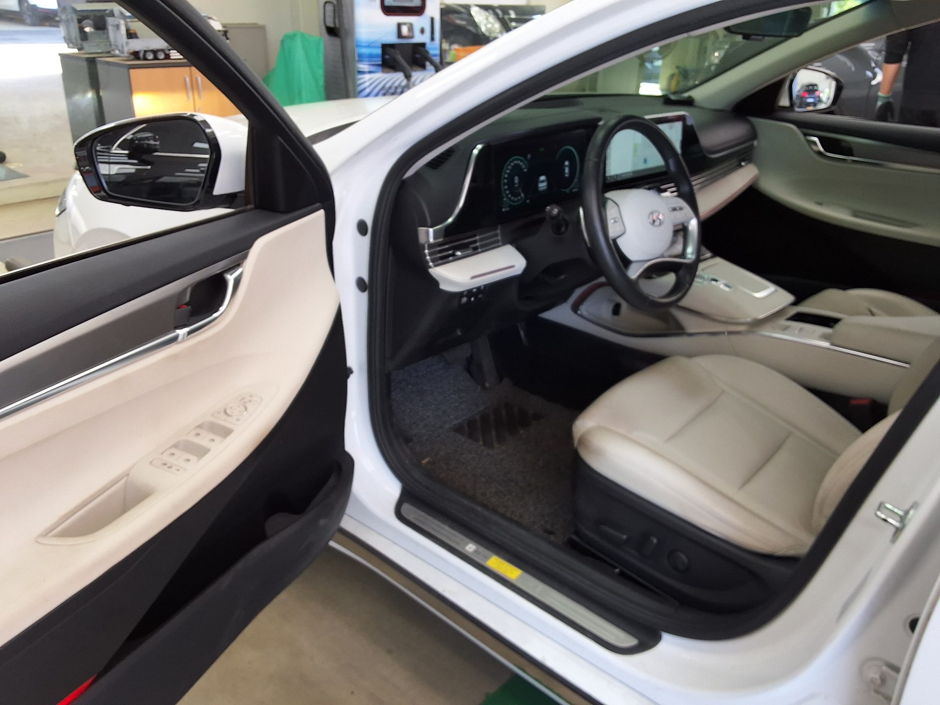 2022 - hyundai grandeur