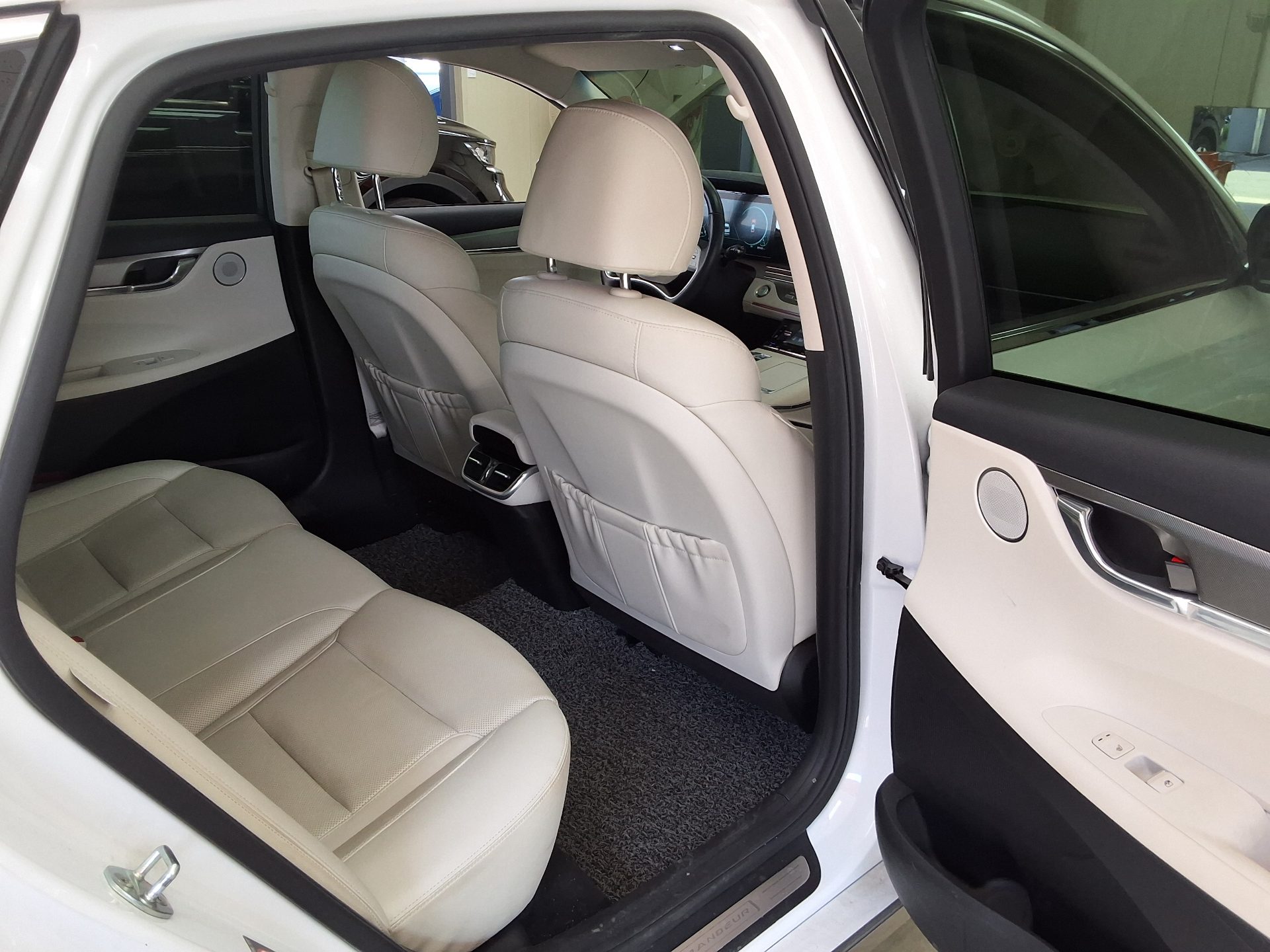 2022 - hyundai grandeur
