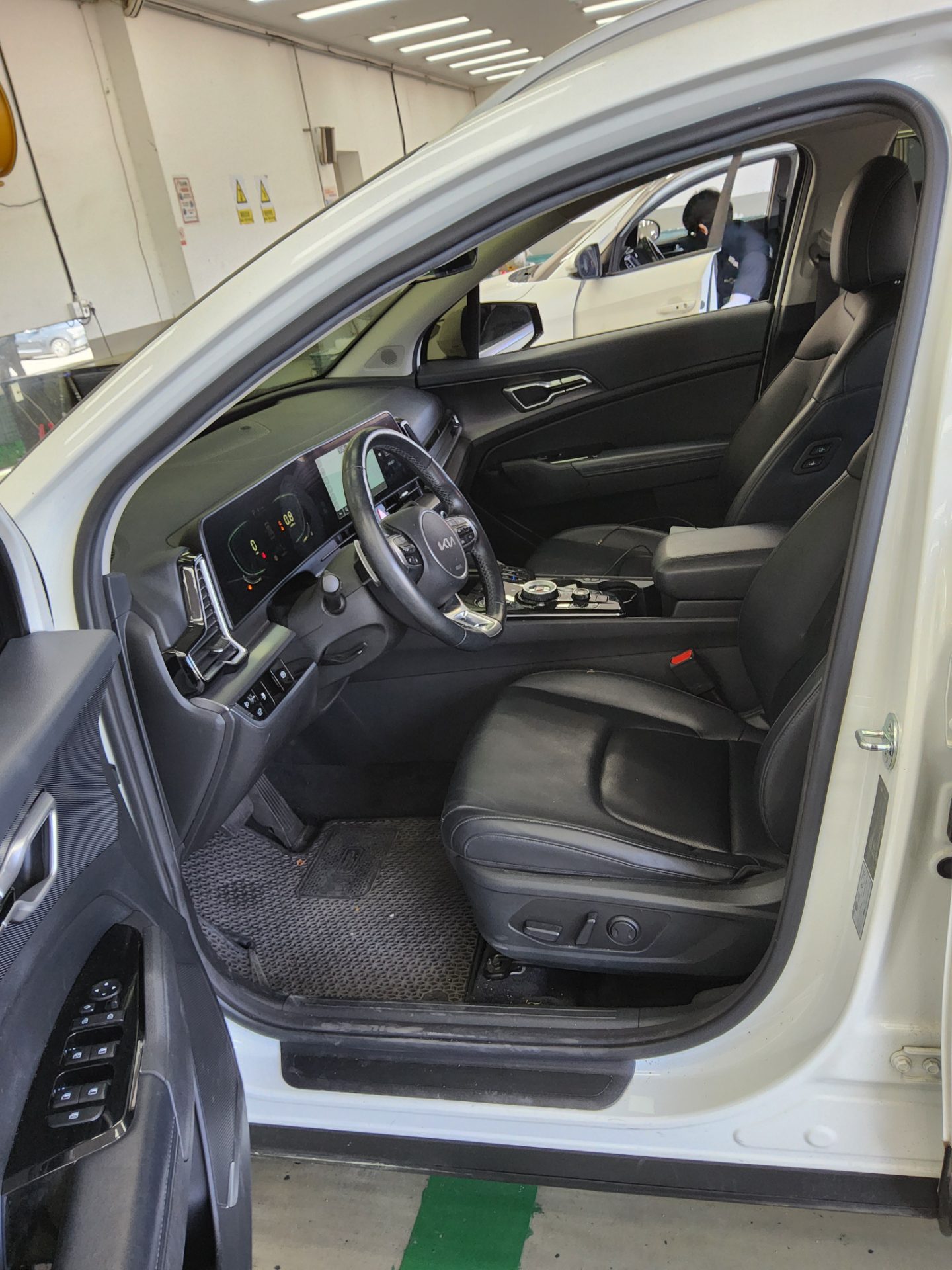 2023 - kia sportage