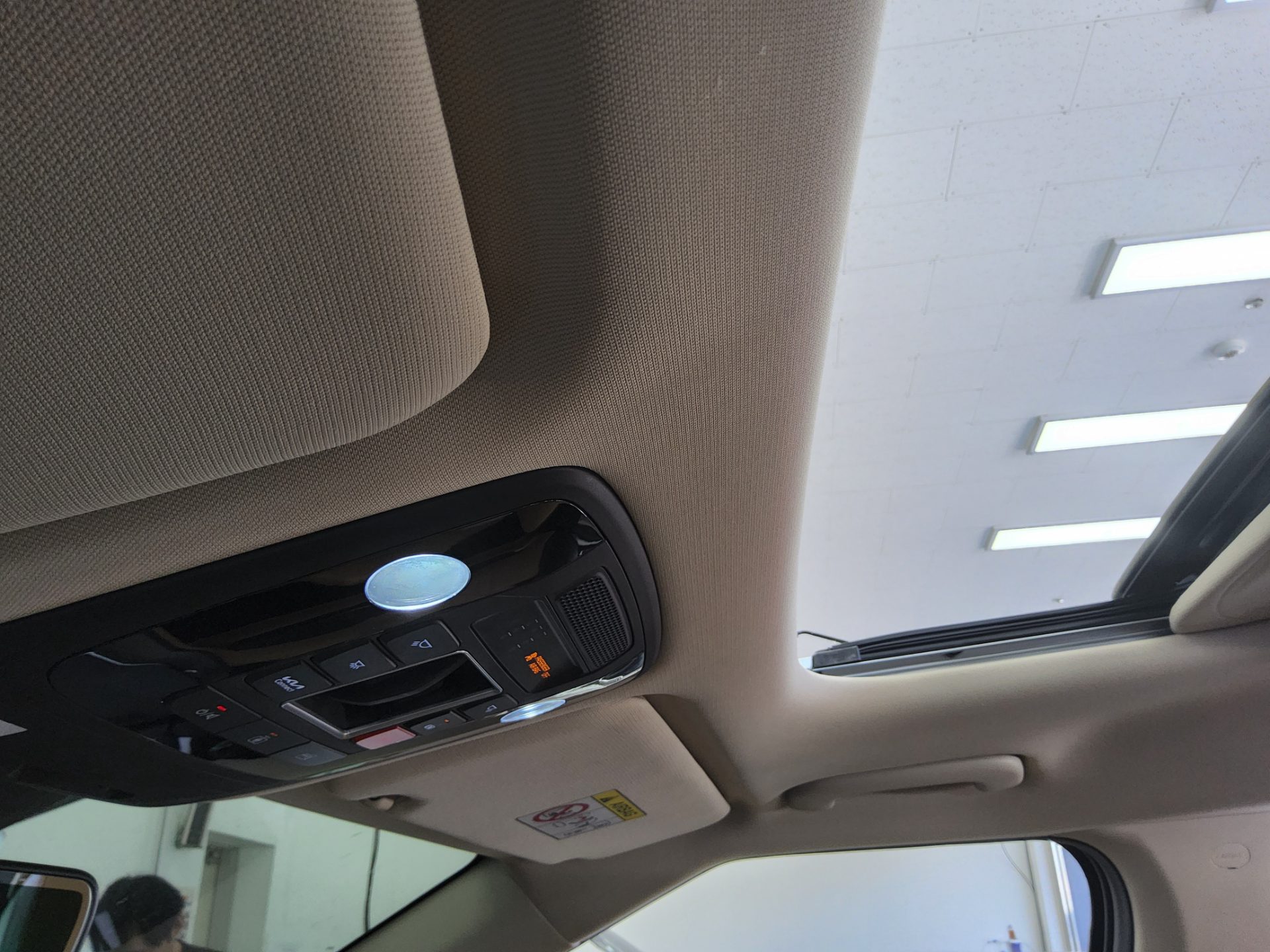 2023 - kia carnival