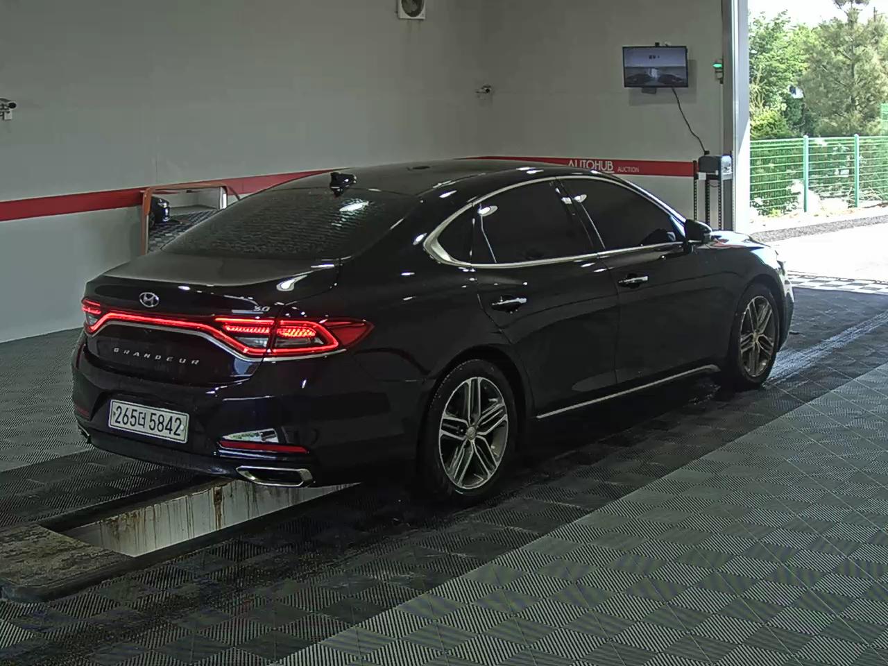 2018 - hyundai grandeur