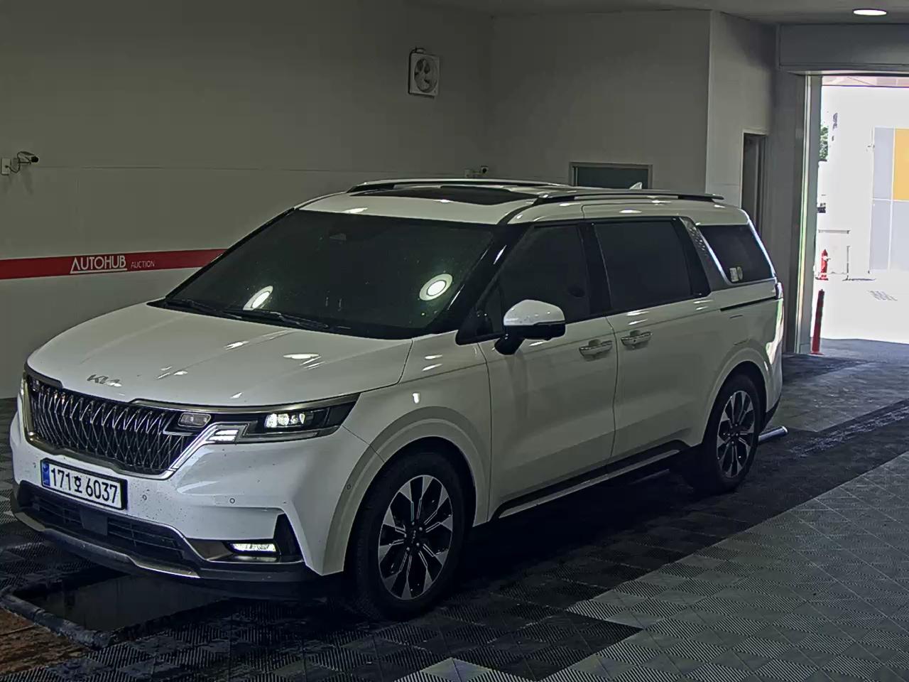 KIA CARNIVAL (KA4)