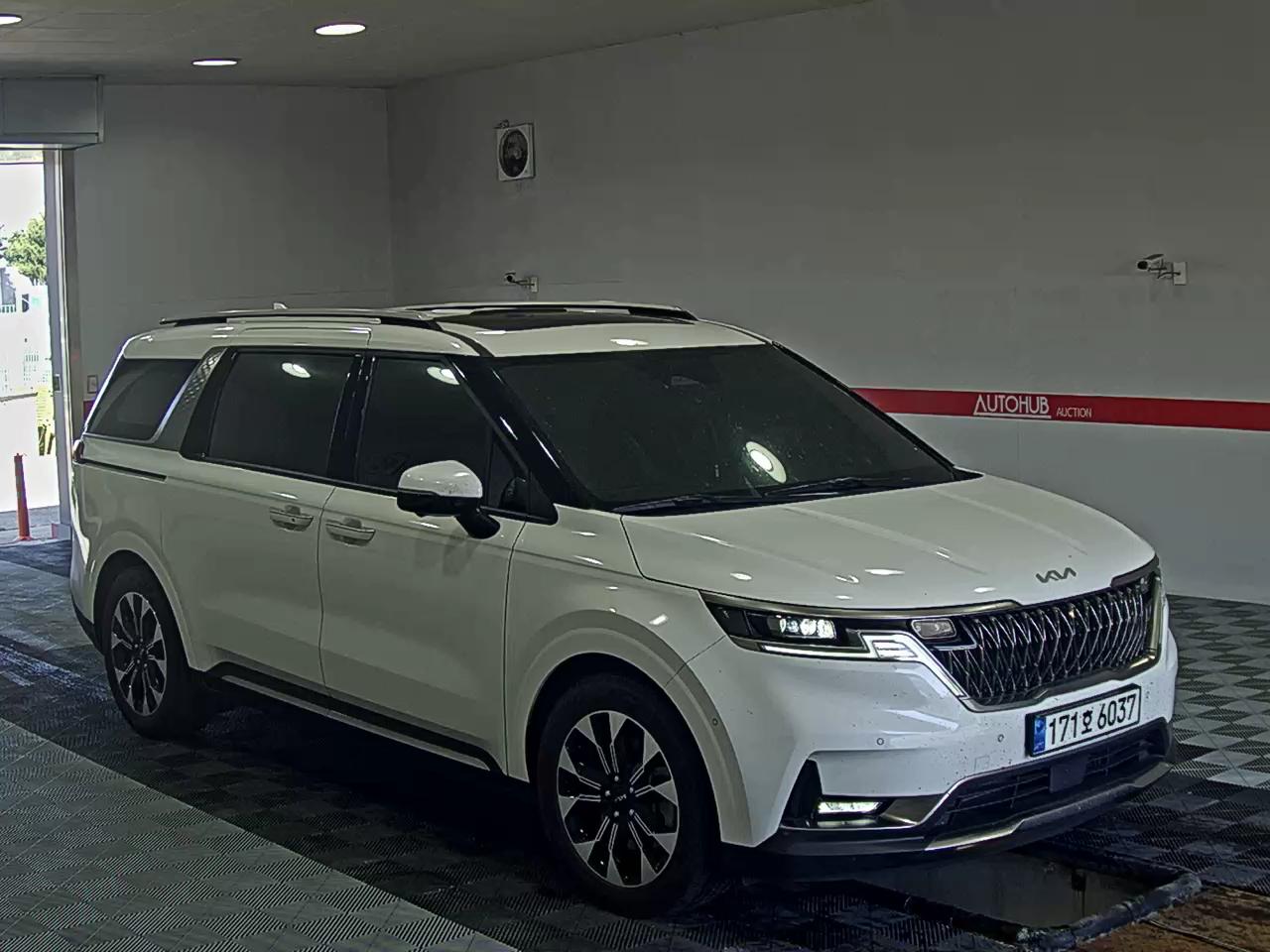2023 - kia carnival