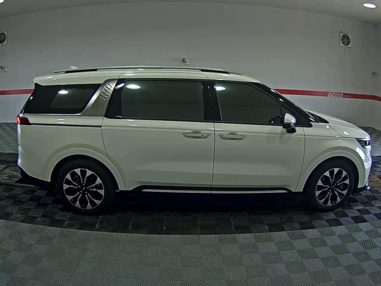 2023 - kia carnival