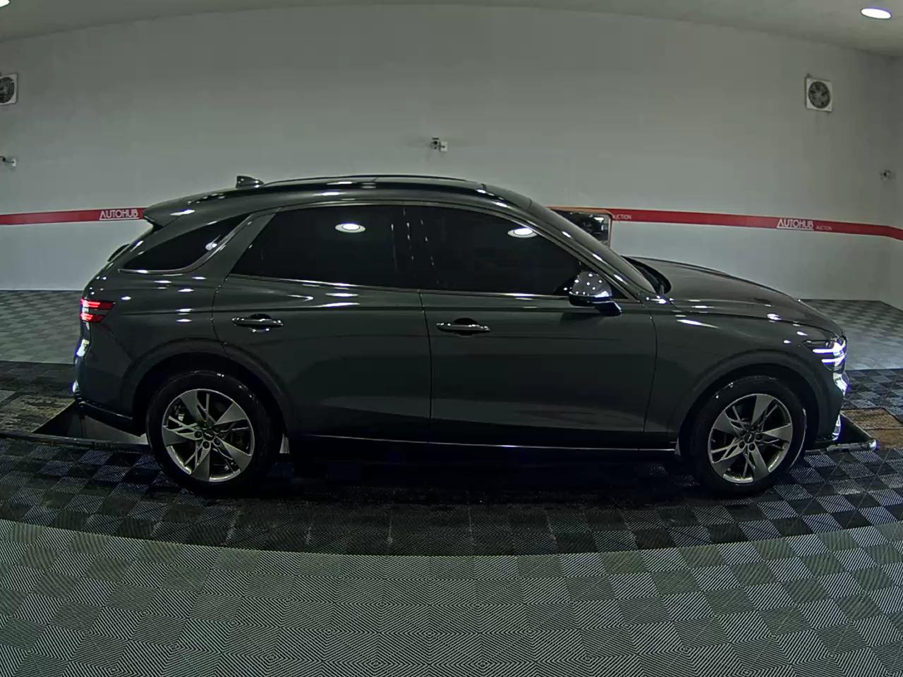 2021 - genesis gv70