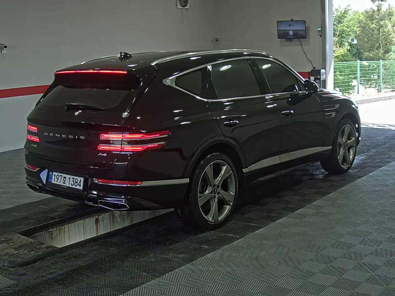2022 - genesis gv80