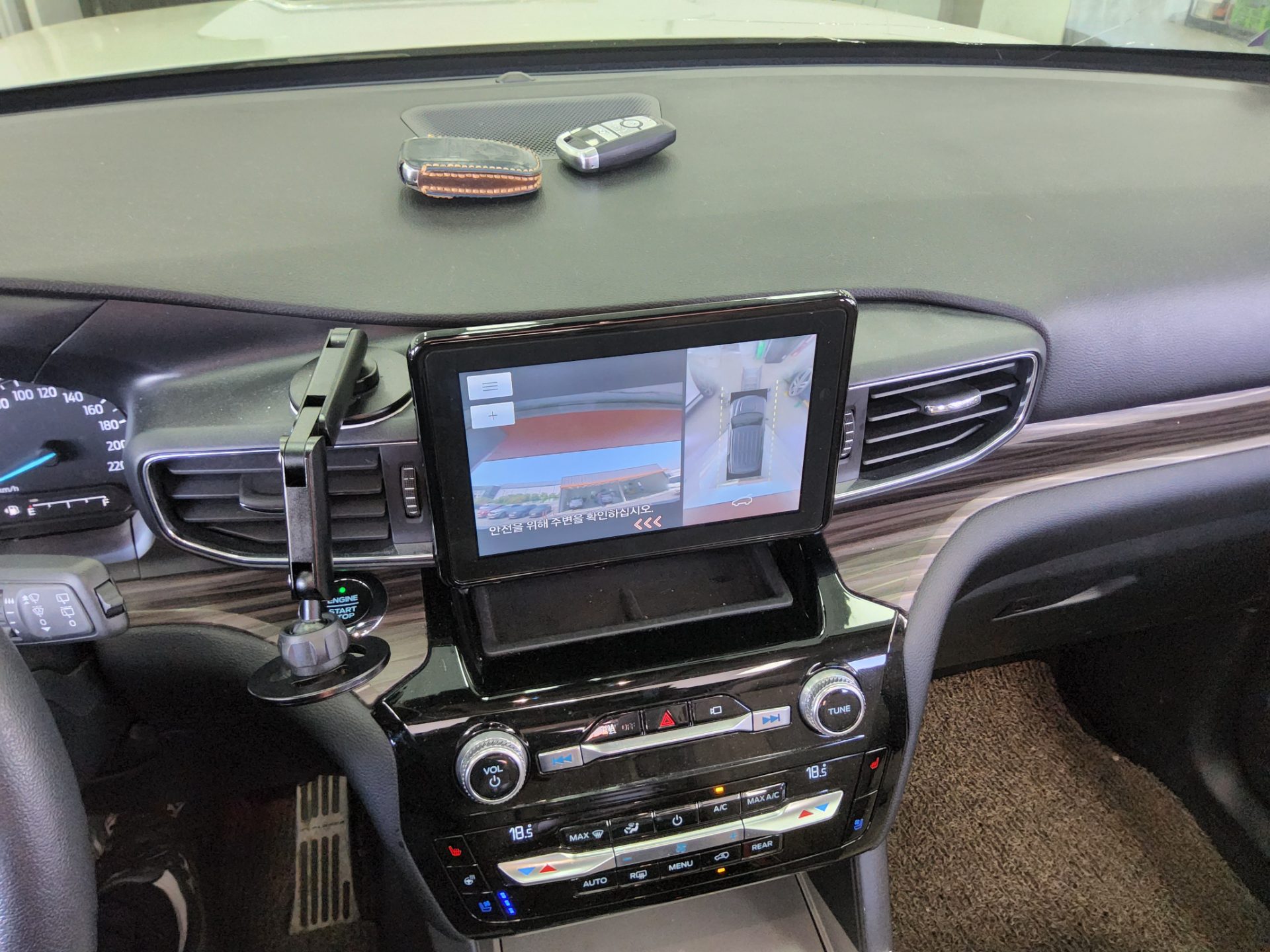 2021 - ford explorer