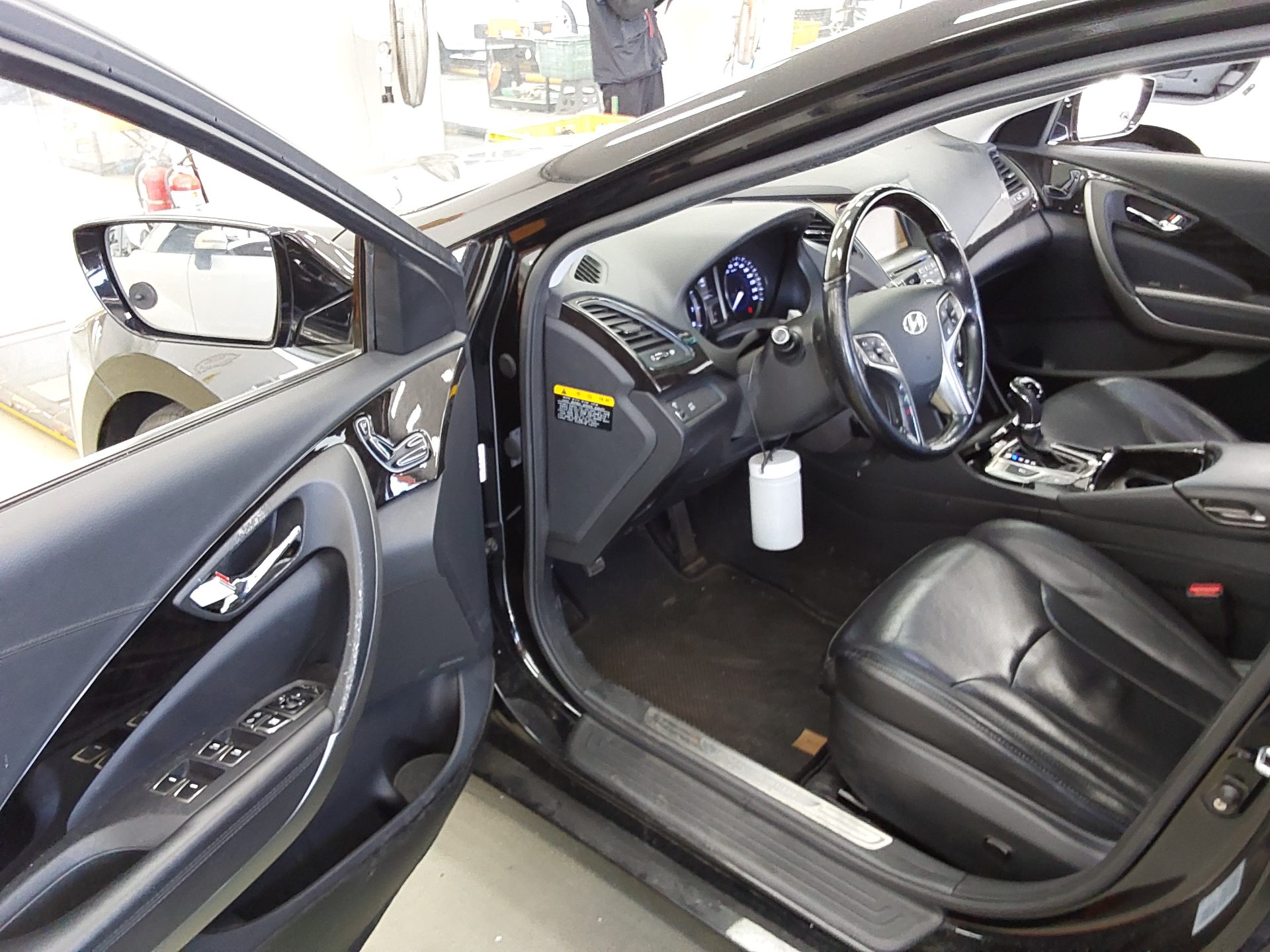 2011 - hyundai grandeur