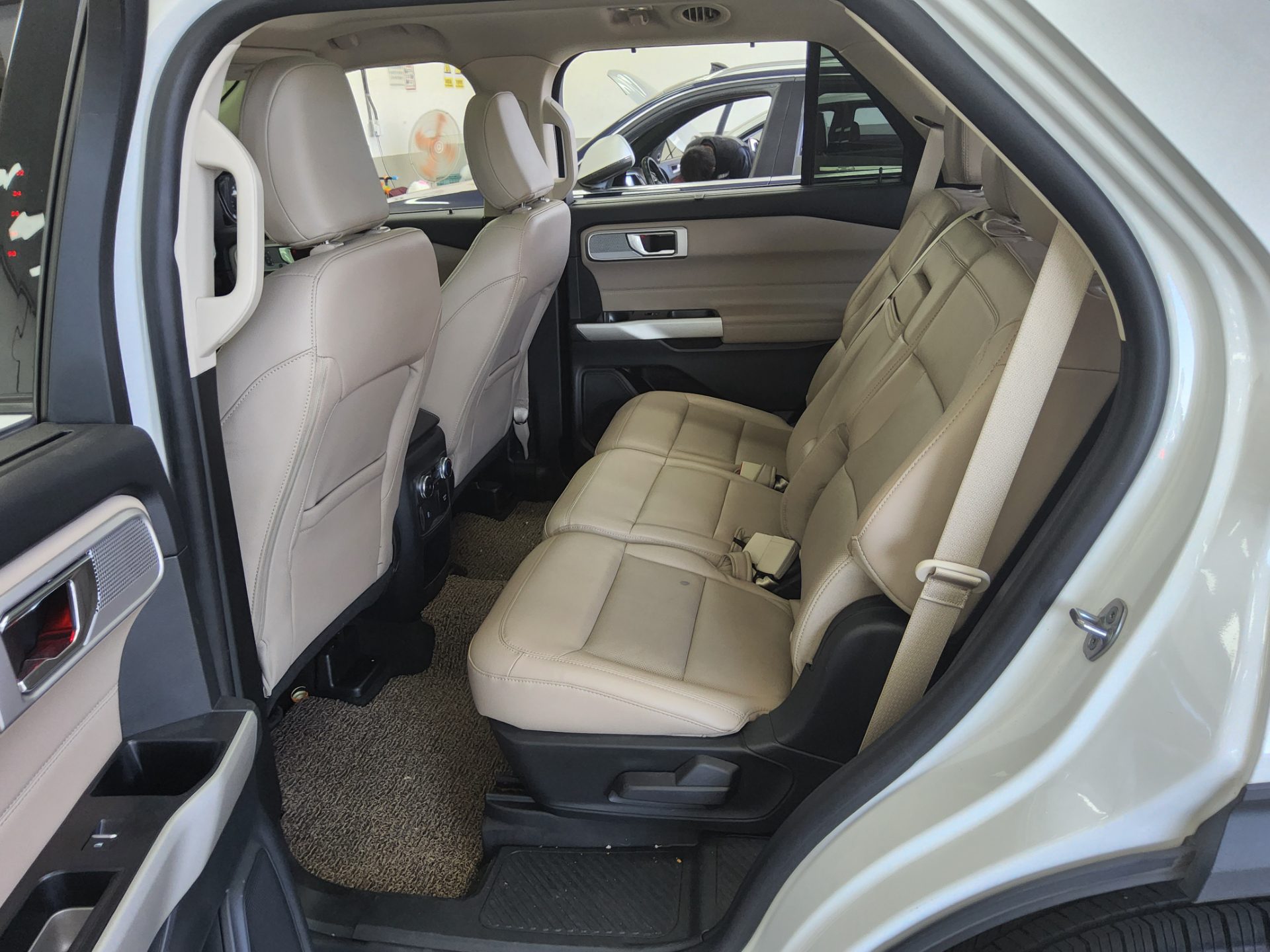 2021 - ford explorer