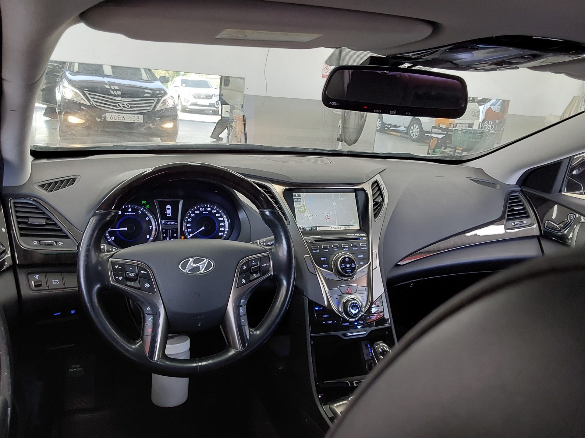 2011 - hyundai grandeur