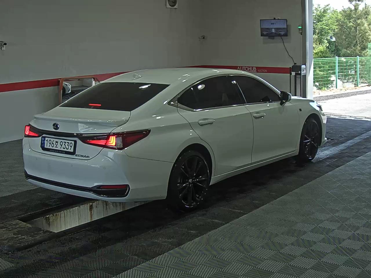 2024 - lexus es