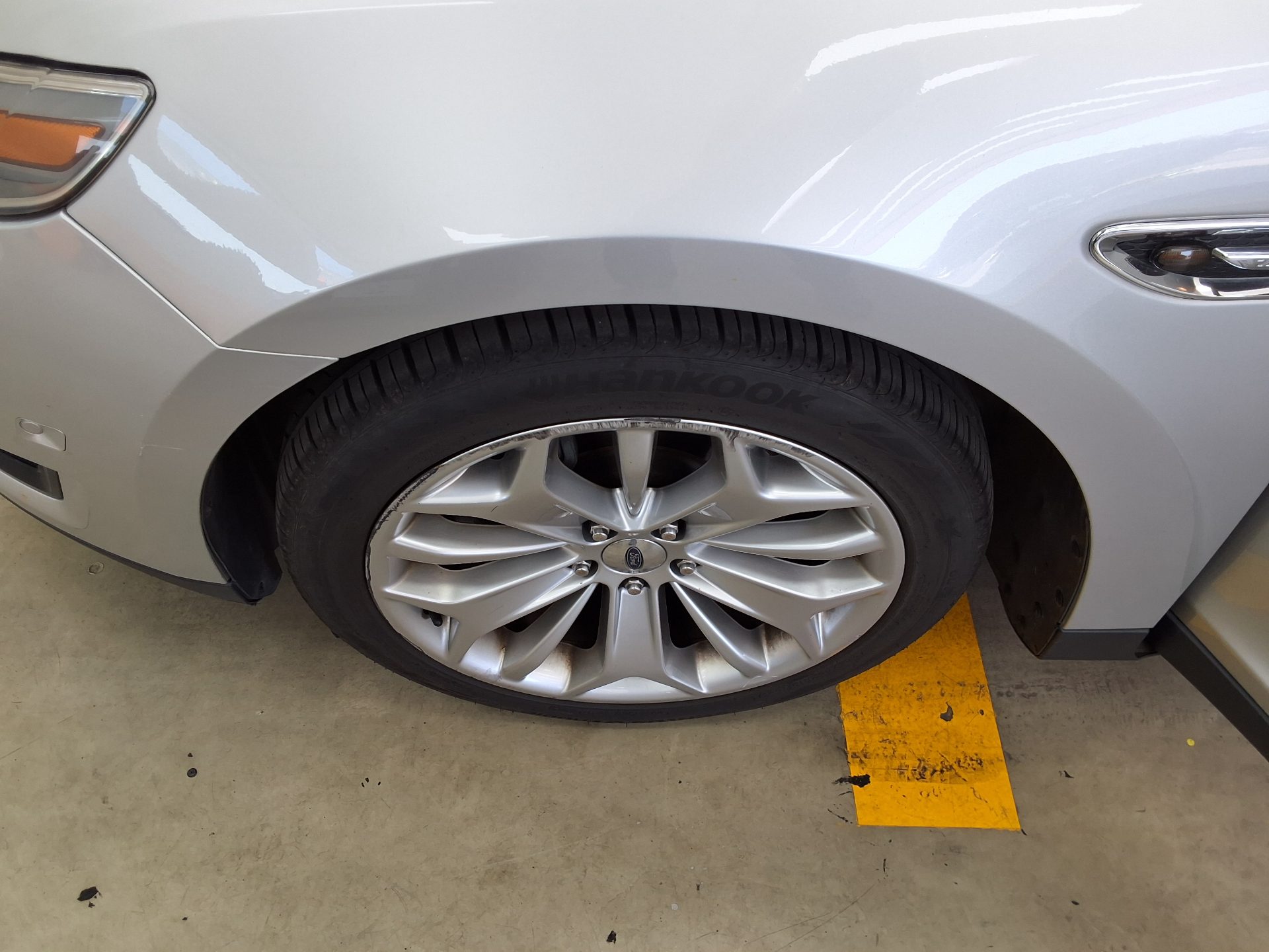 2014 - ford taurus