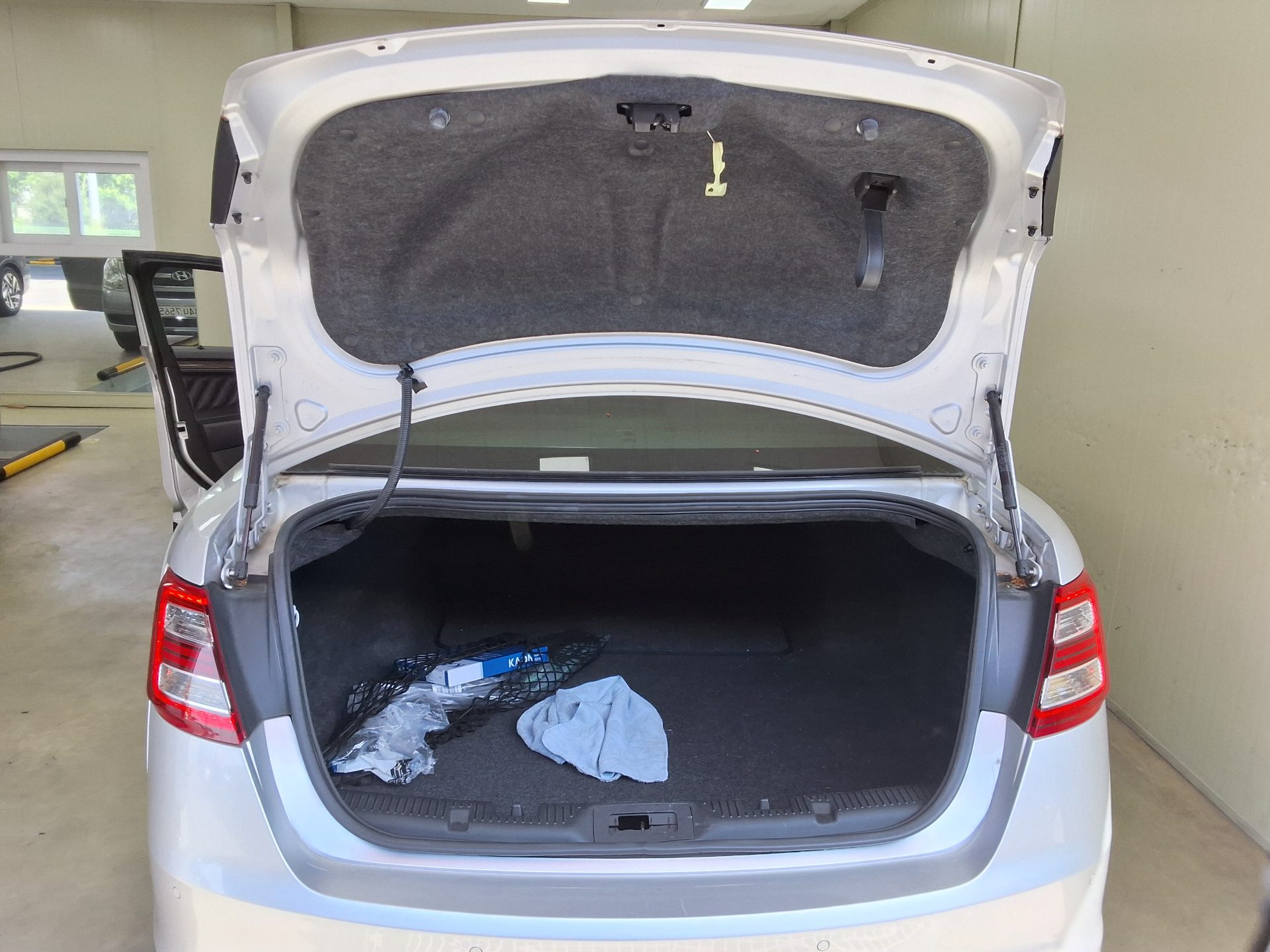 2014 - ford taurus