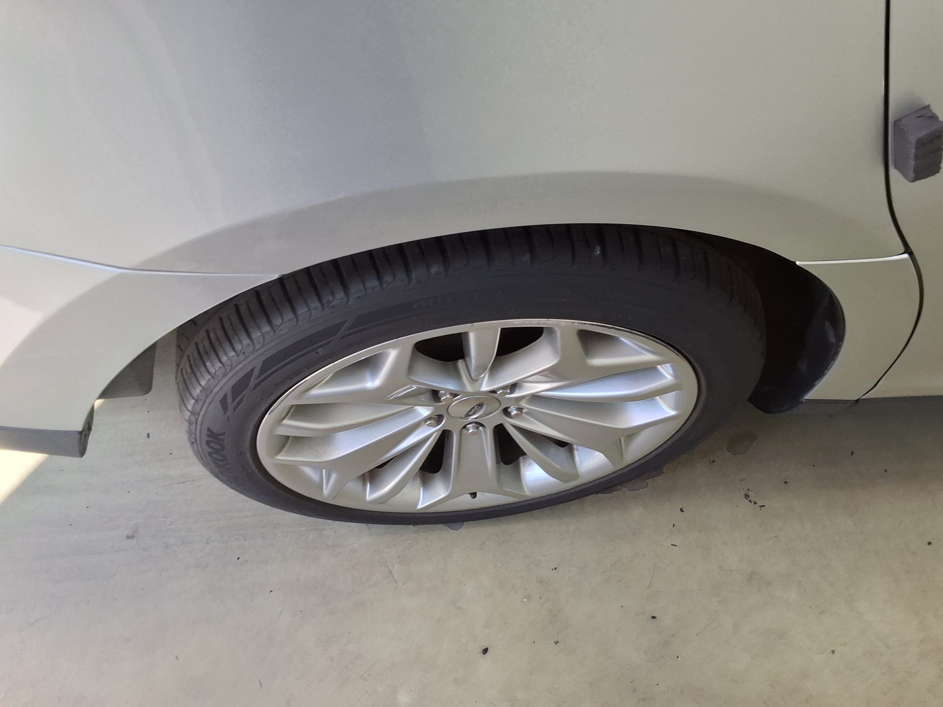 2014 - ford taurus