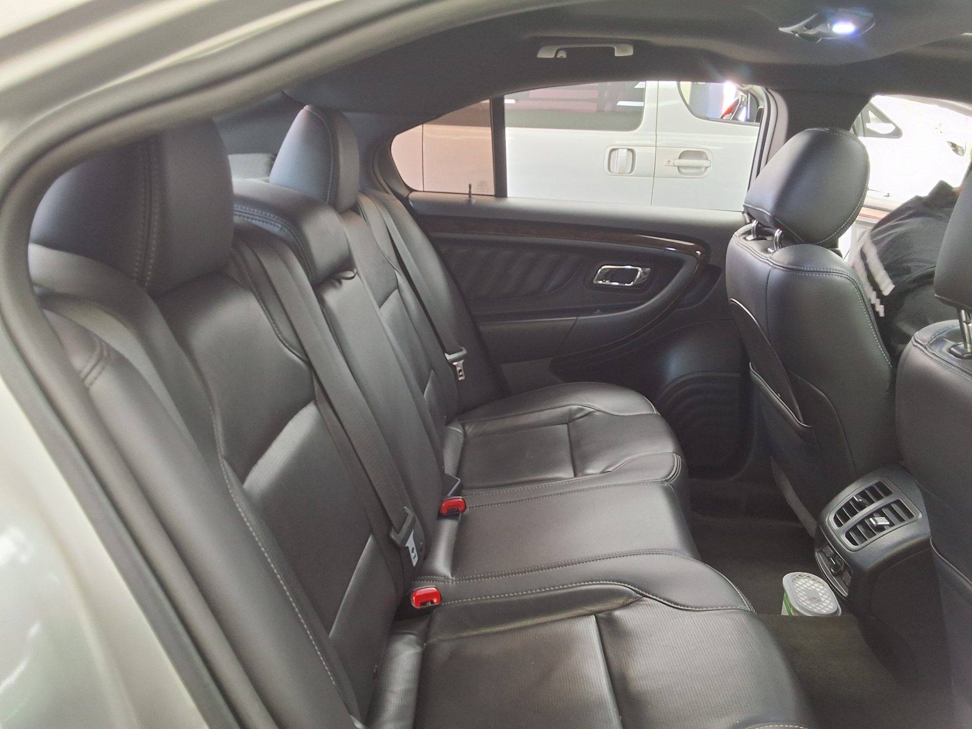 2014 - ford taurus