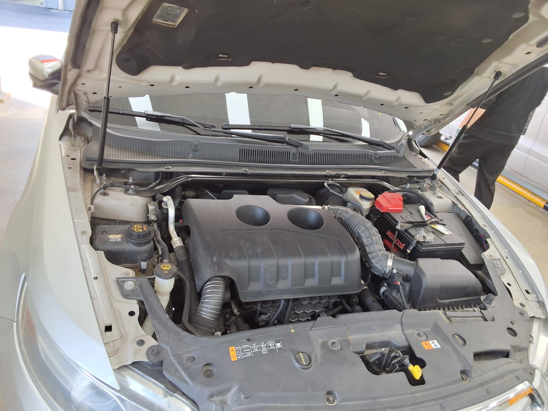 2014 - ford taurus