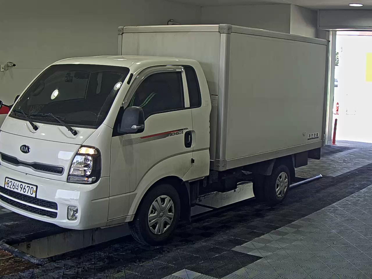 KIA BONGO III CARGO BUILT-IN BOX TRUCK LPI STANDARD MODEL