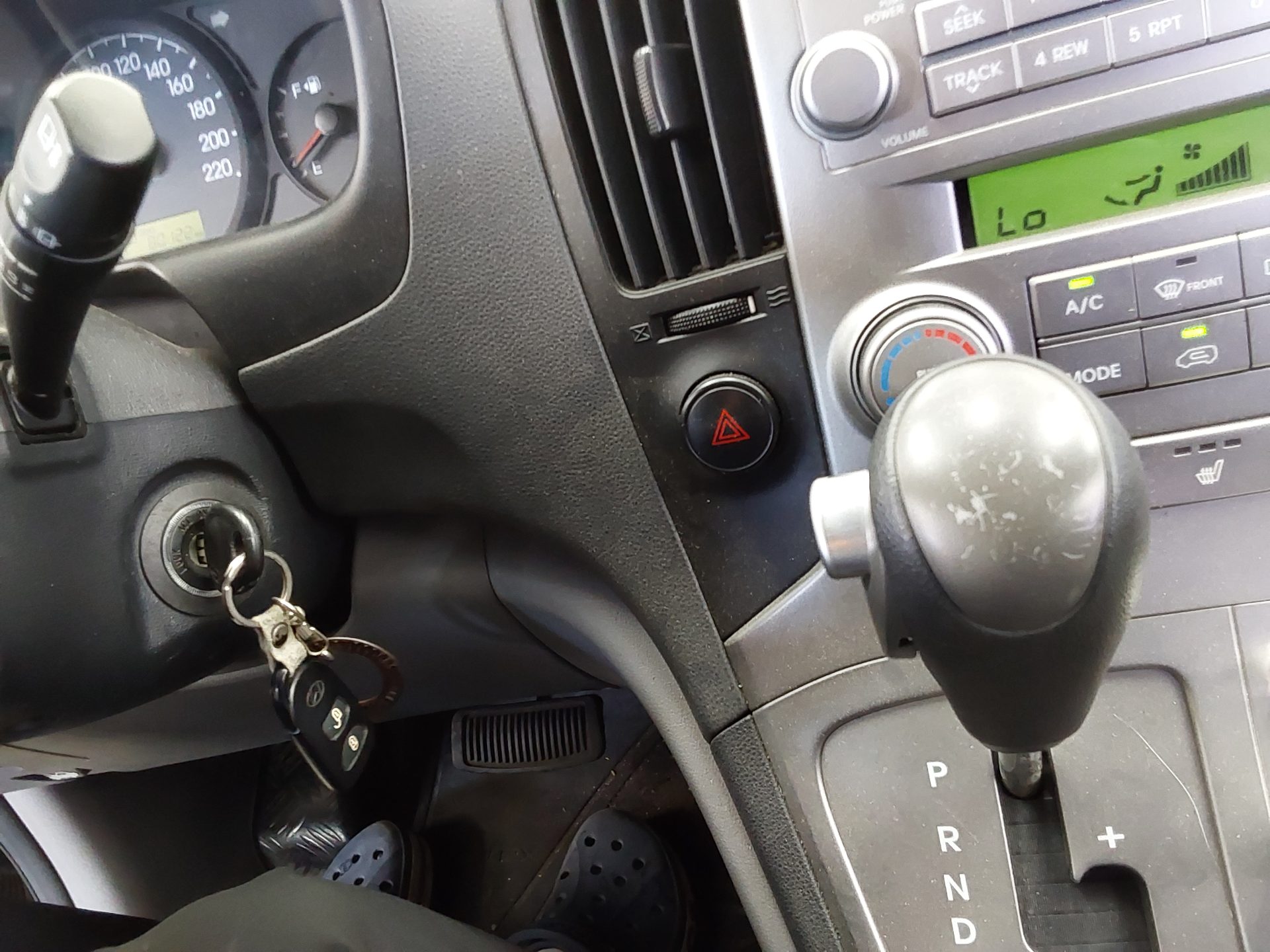 2013 - hyundai grand starex