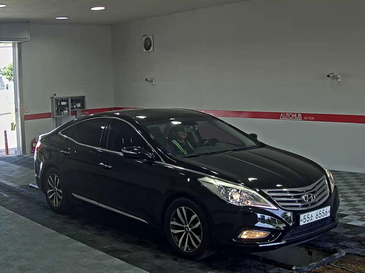 2011 - hyundai grandeur