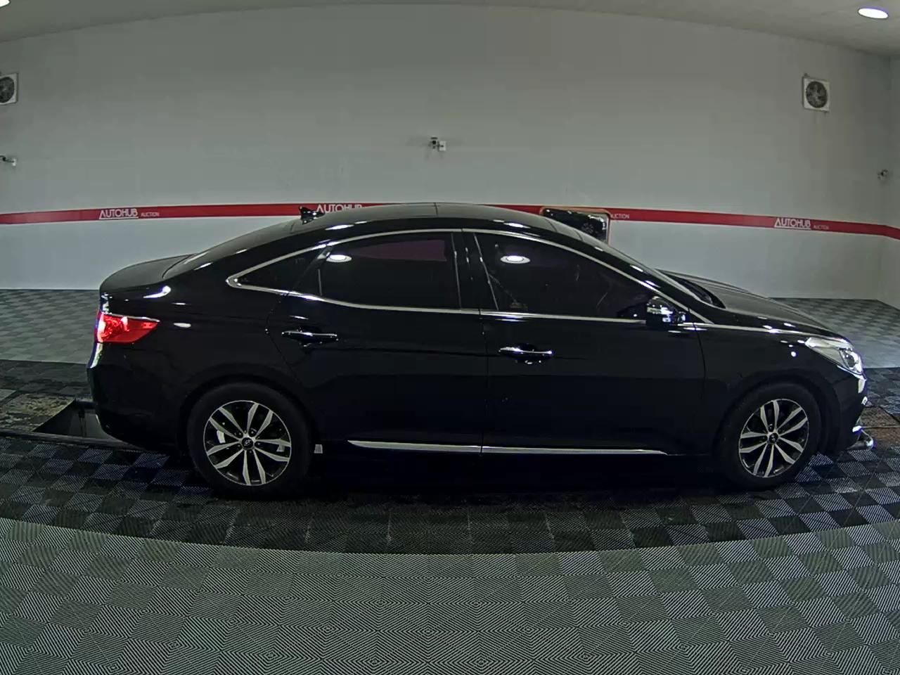 2011 - hyundai grandeur