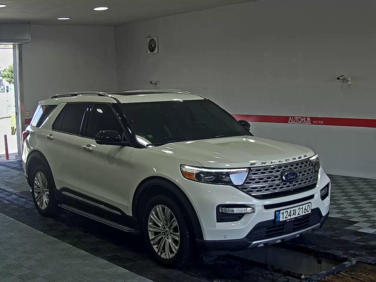 2021 - ford explorer