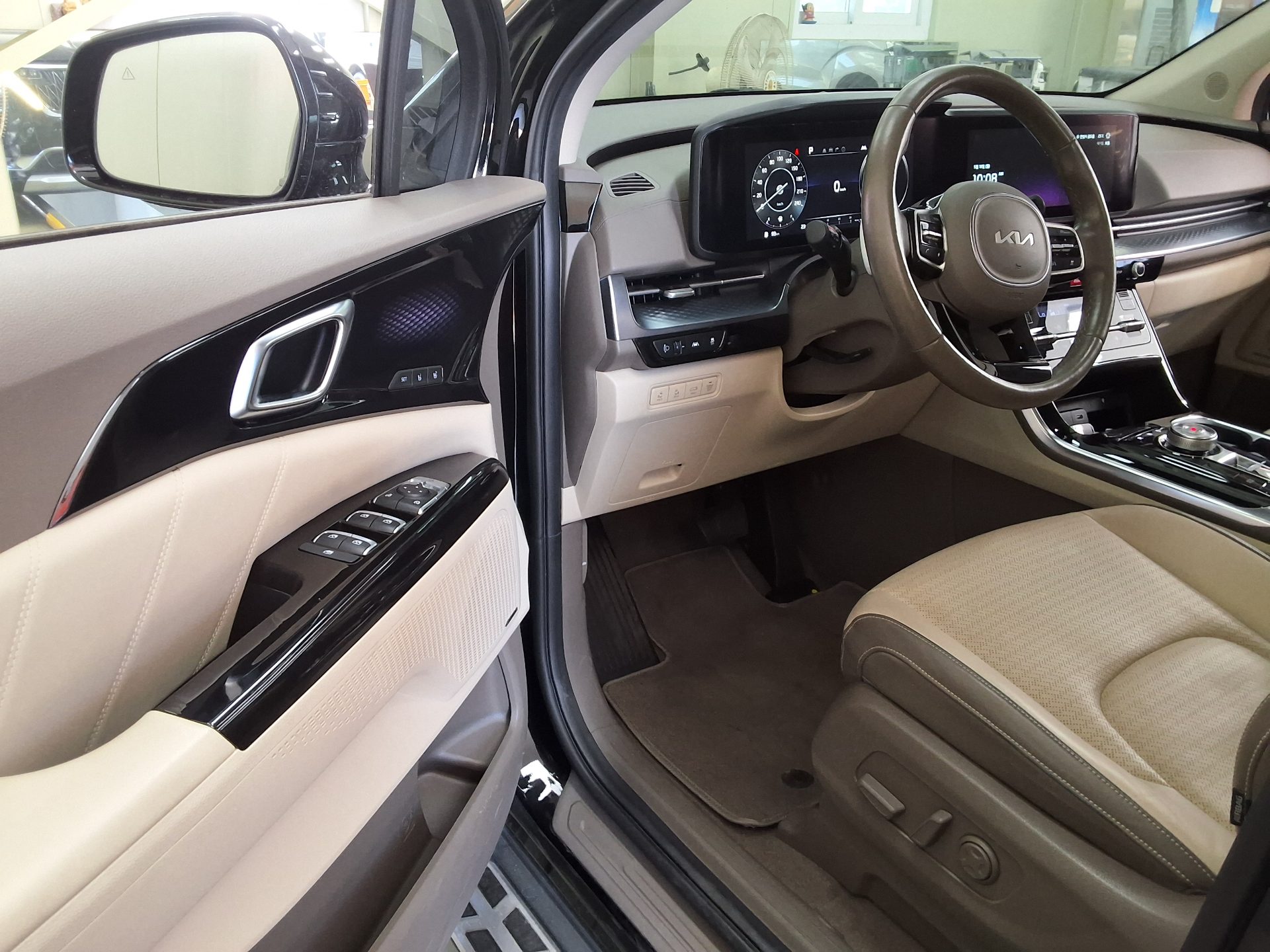 2022 - kia carnival
