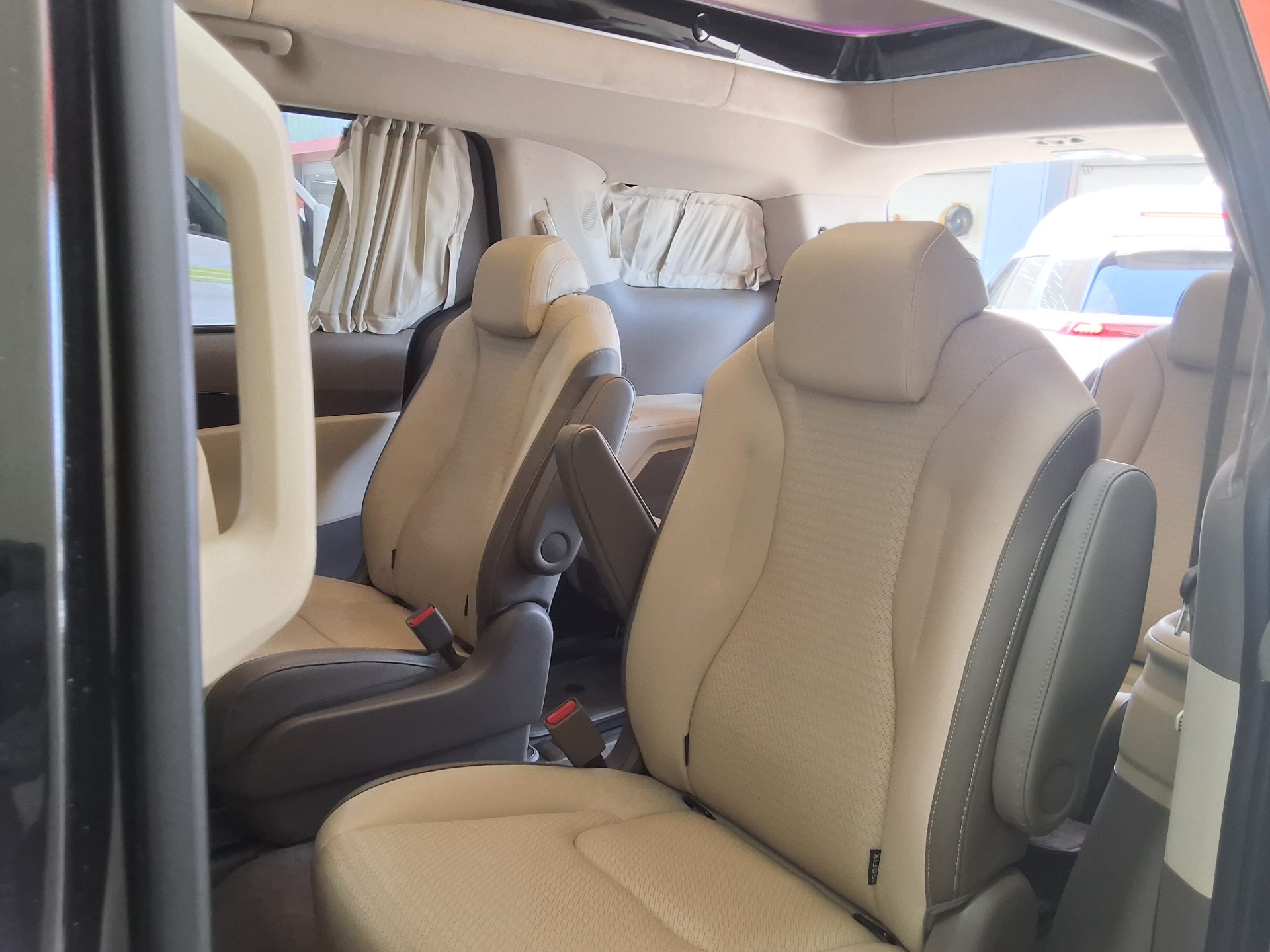 2022 - kia carnival