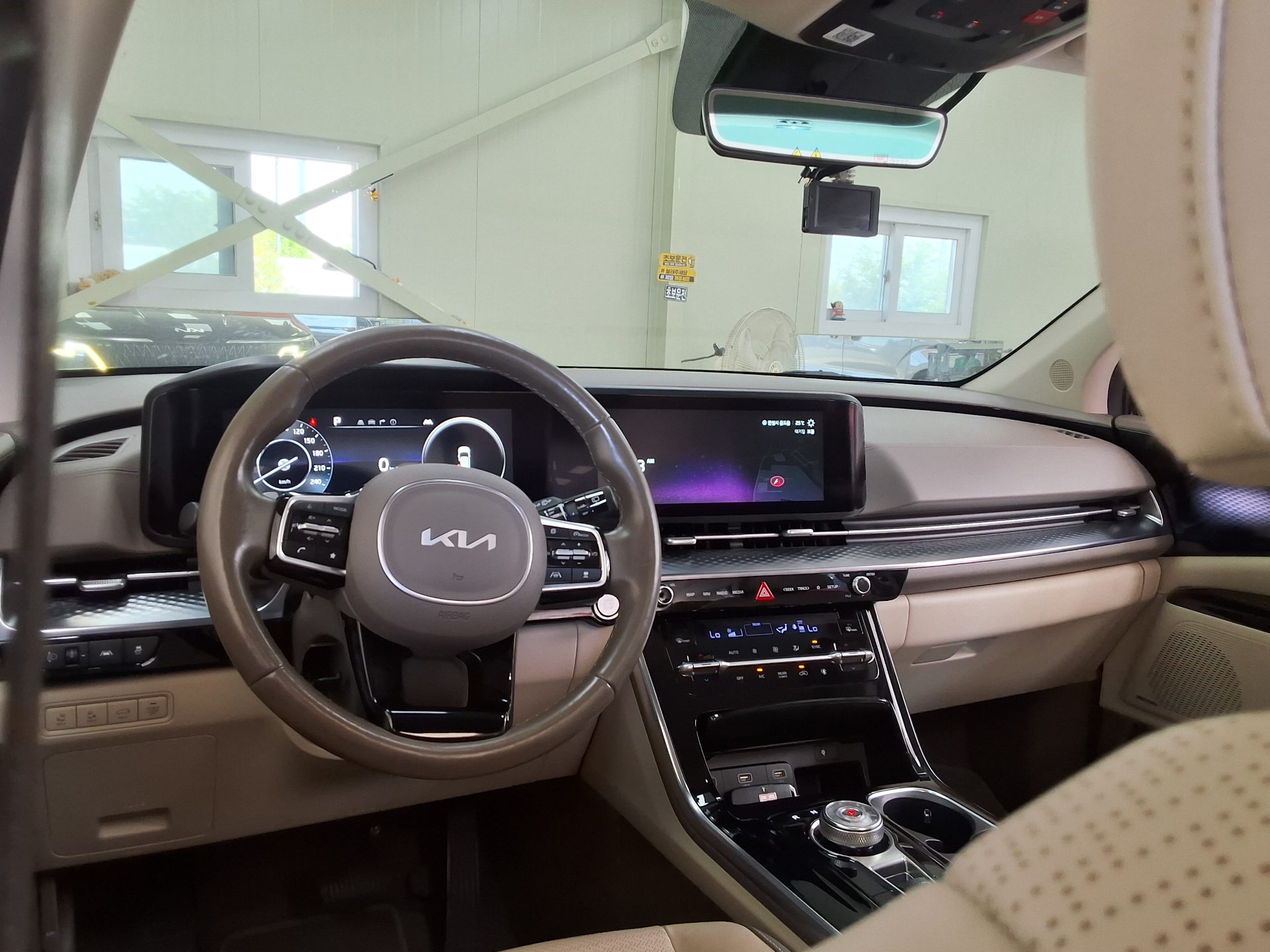 2022 - kia carnival