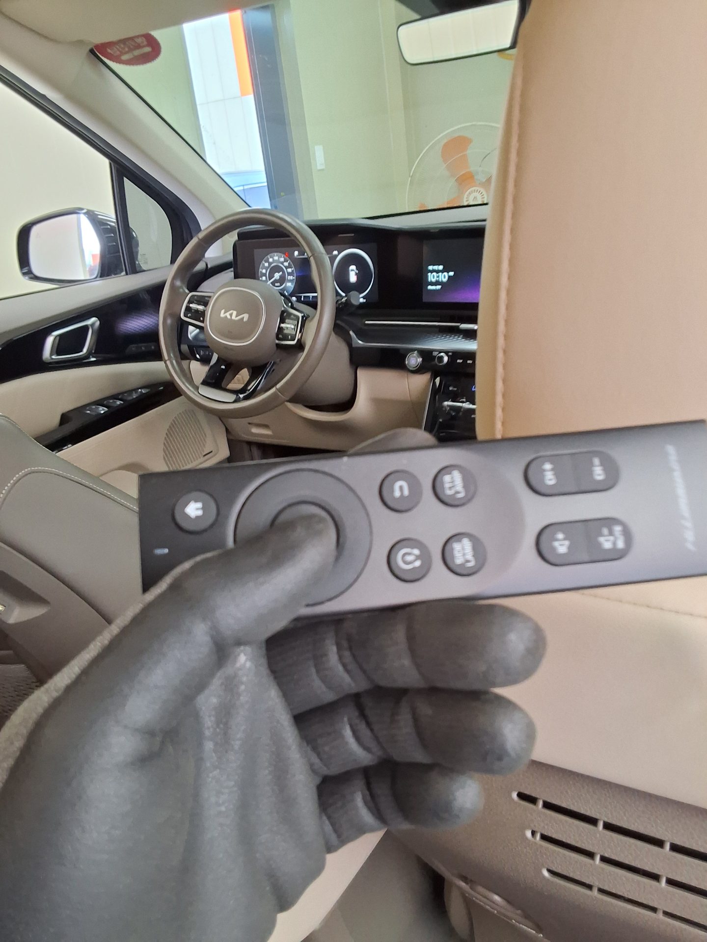 2022 - kia carnival