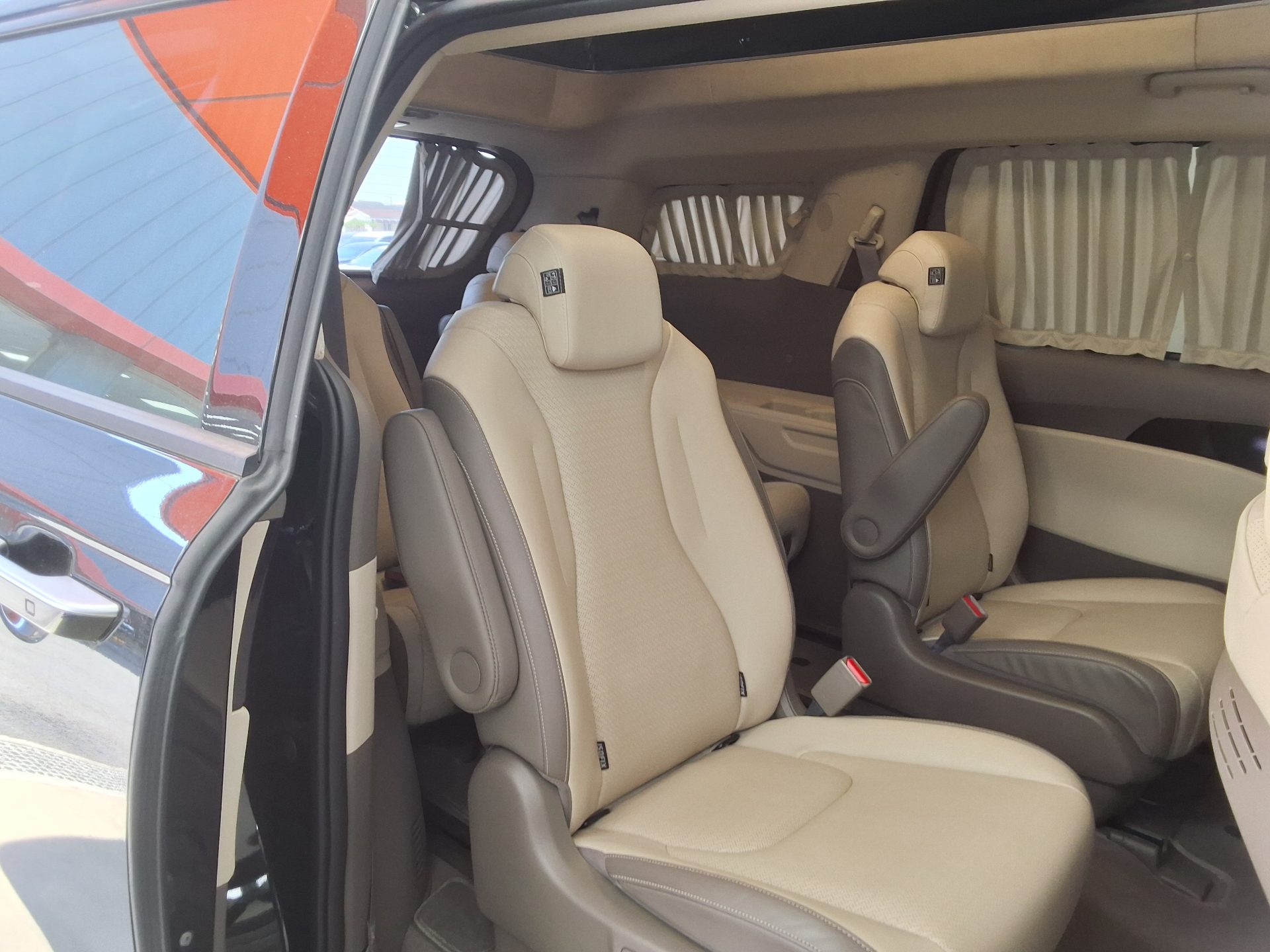 2022 - kia carnival