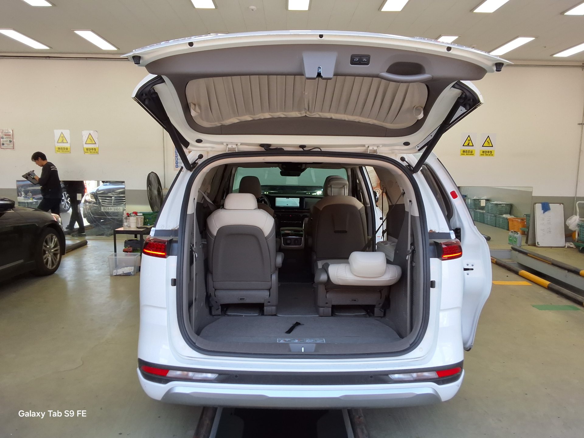 2021 - kia carnival