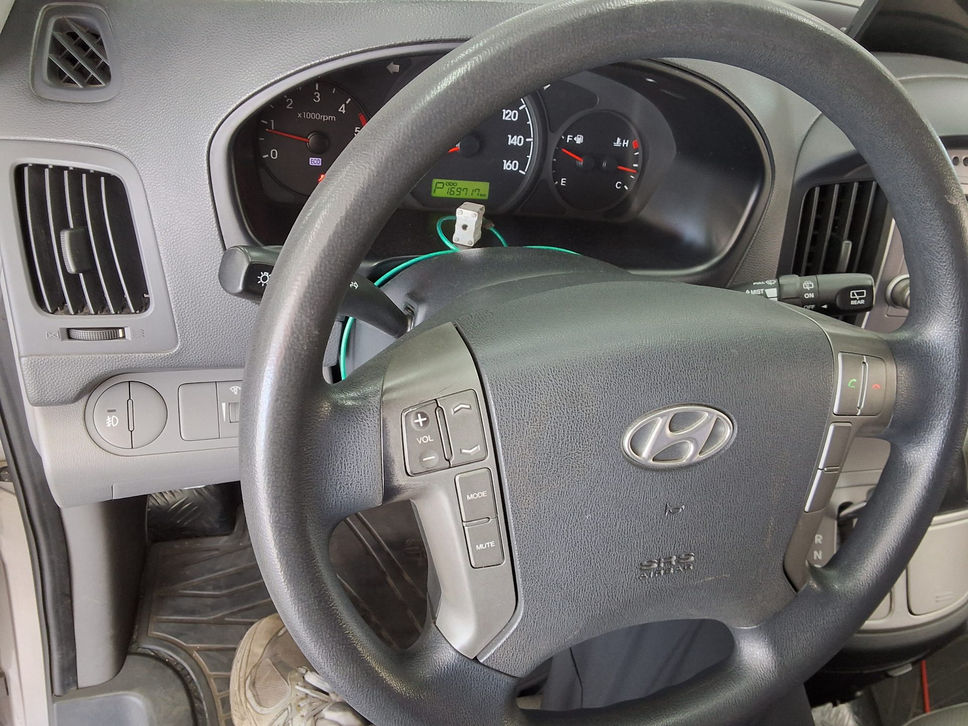 2014 - hyundai grand starex