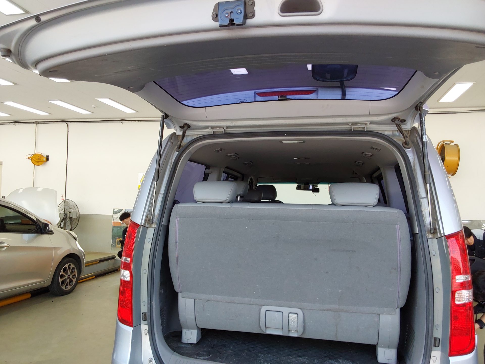 2014 - hyundai grand starex