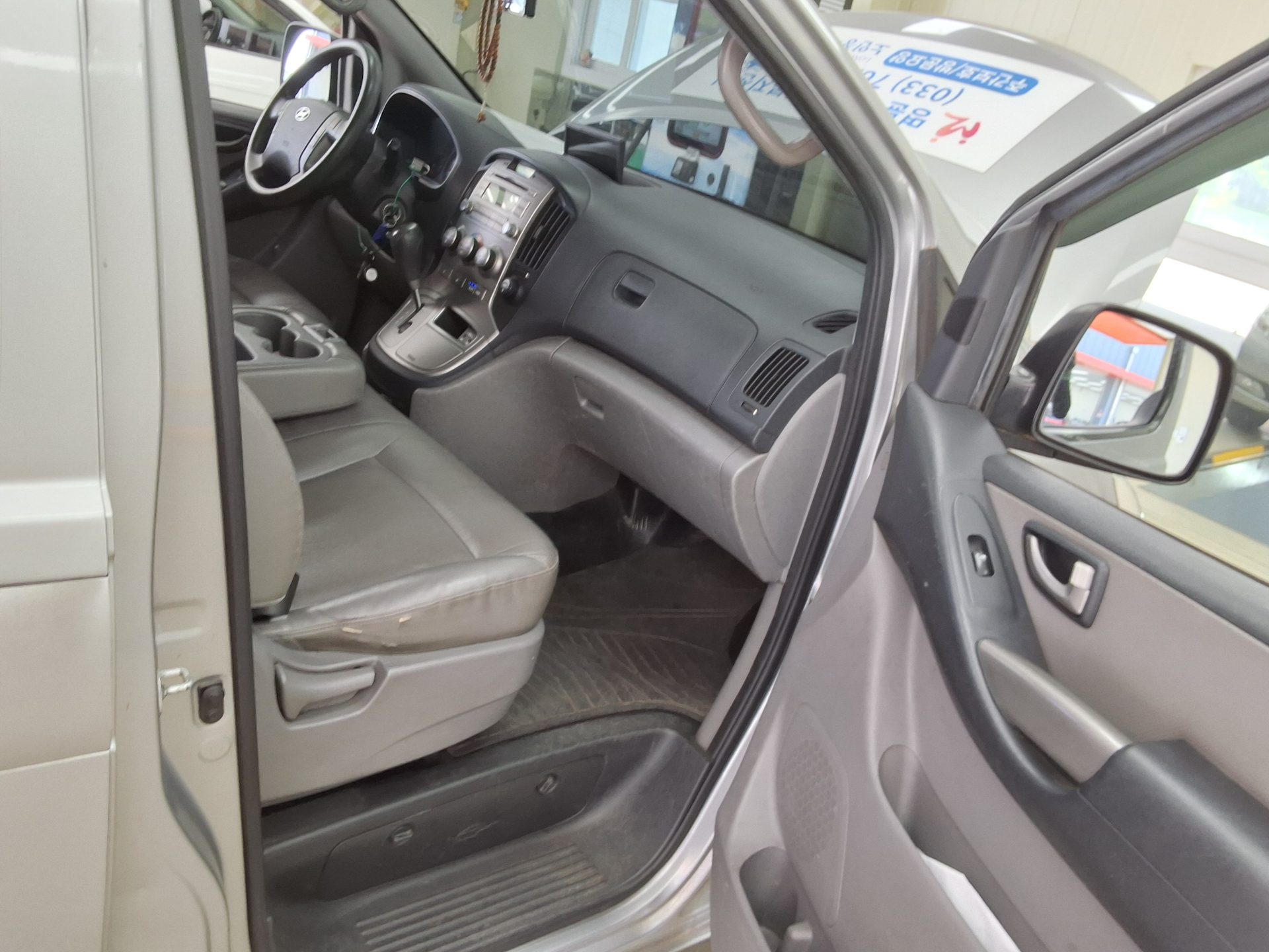 2014 - hyundai grand starex