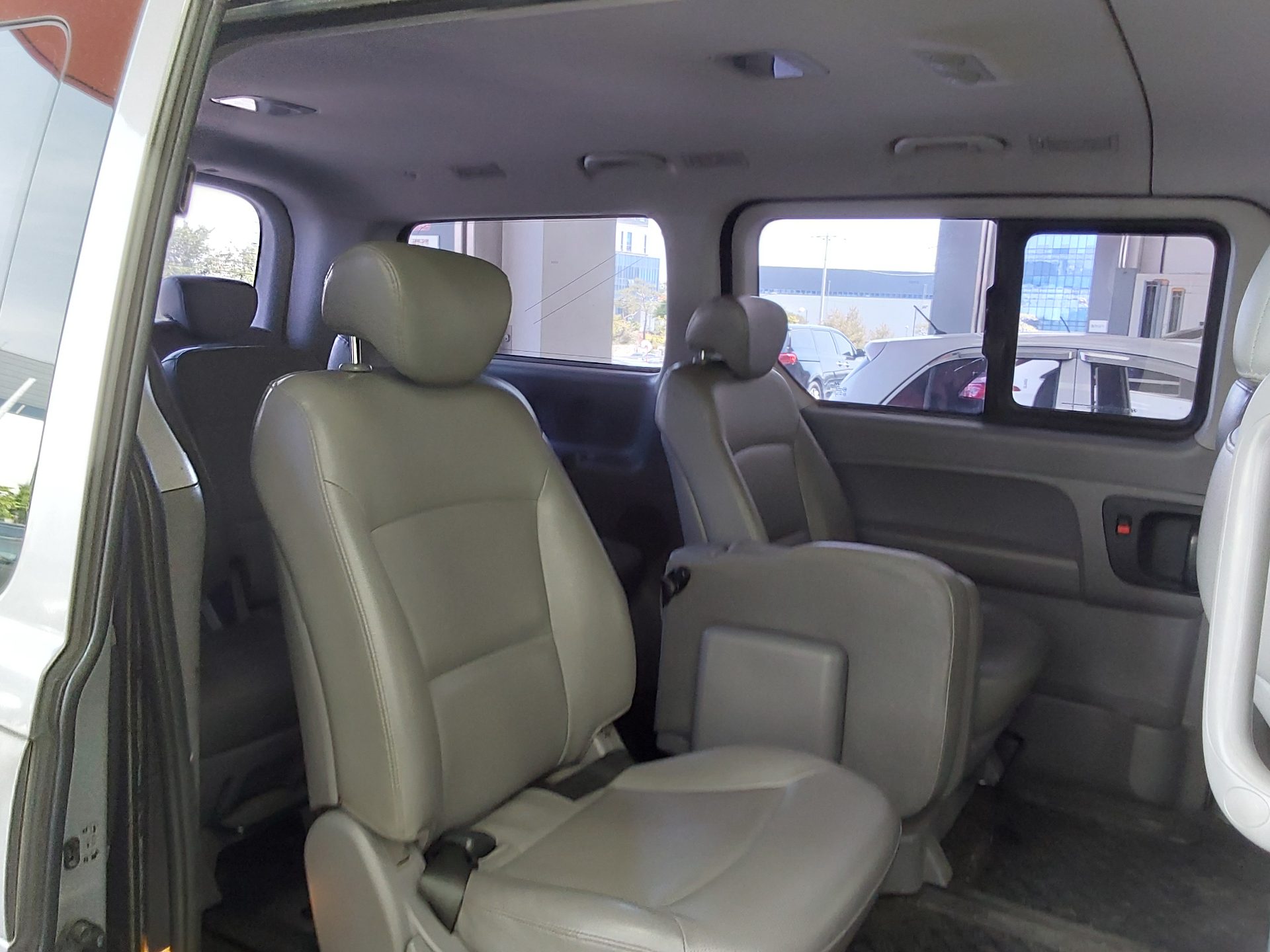 2014 - hyundai grand starex