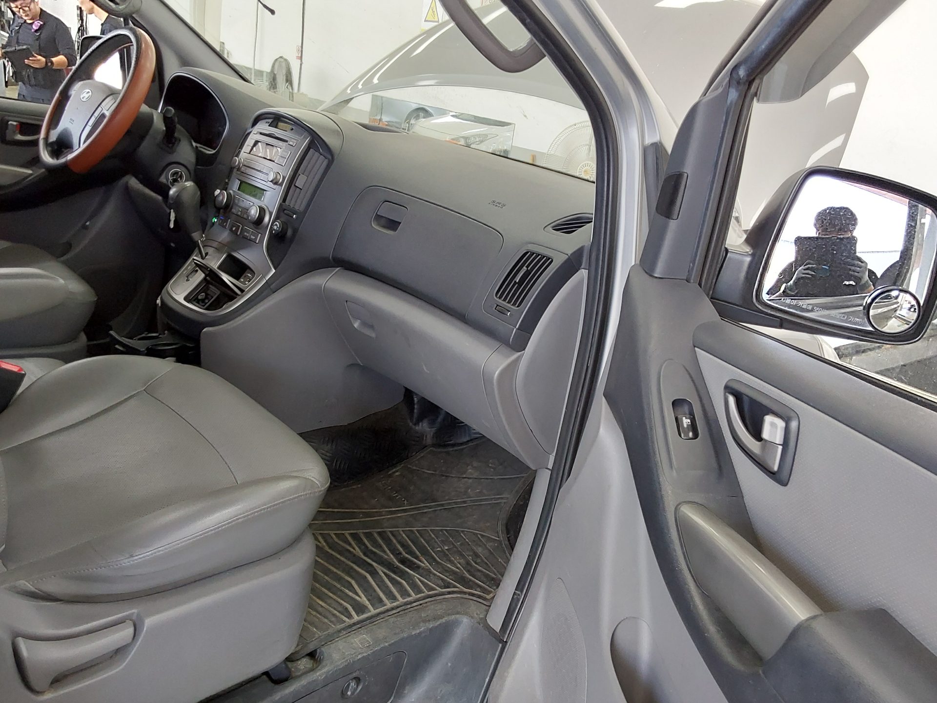 2014 - hyundai grand starex