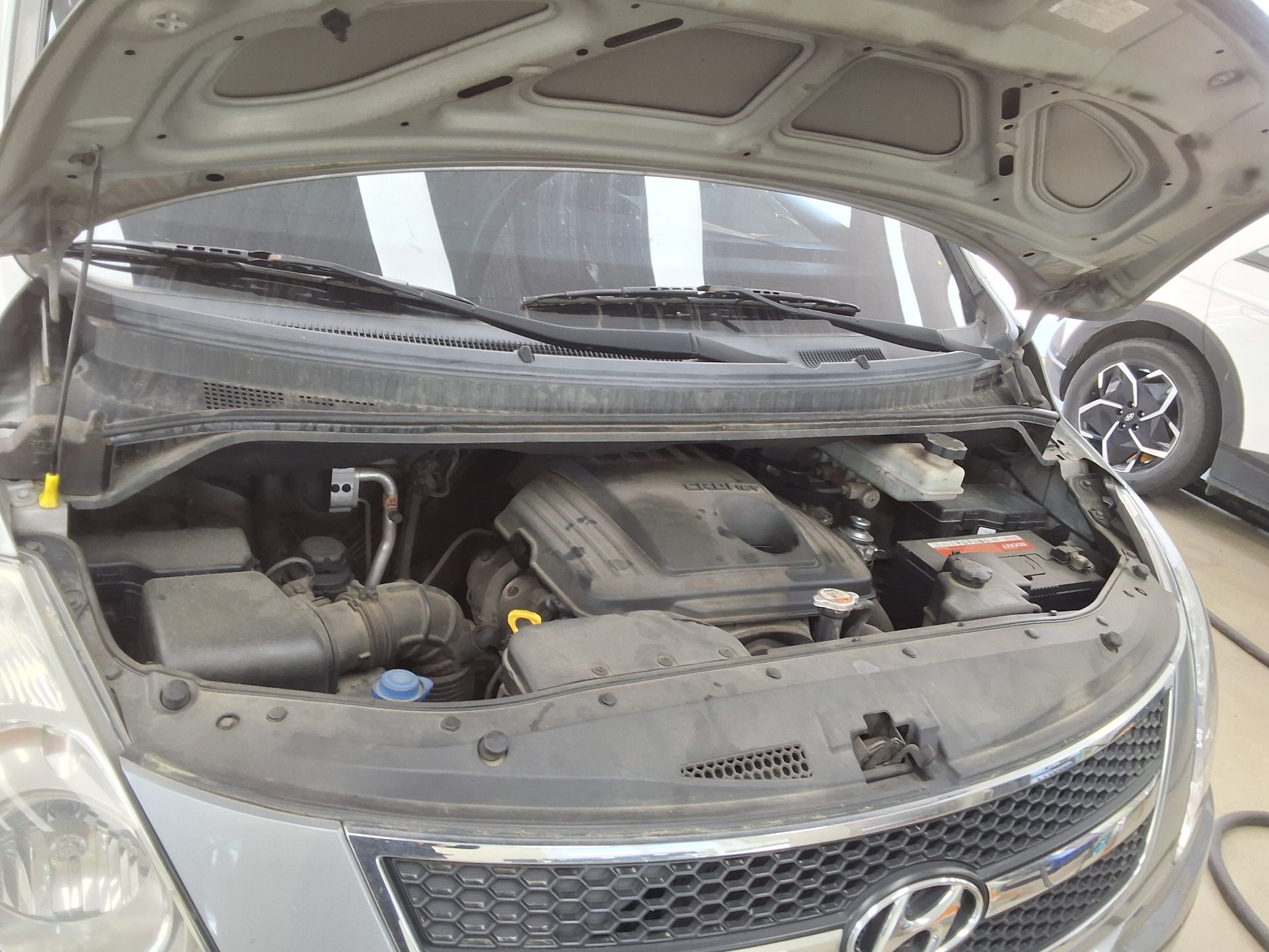 2014 - hyundai grand starex
