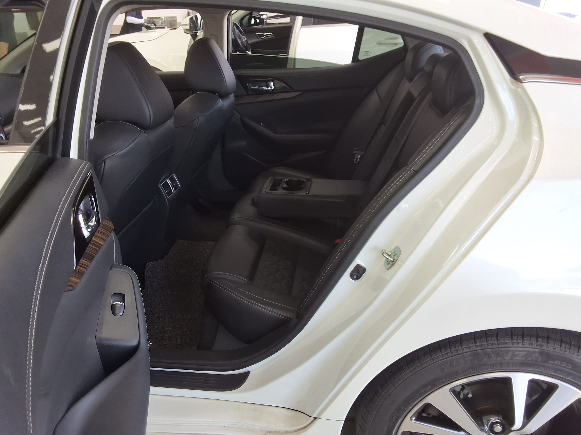 2017 - nissan maxima