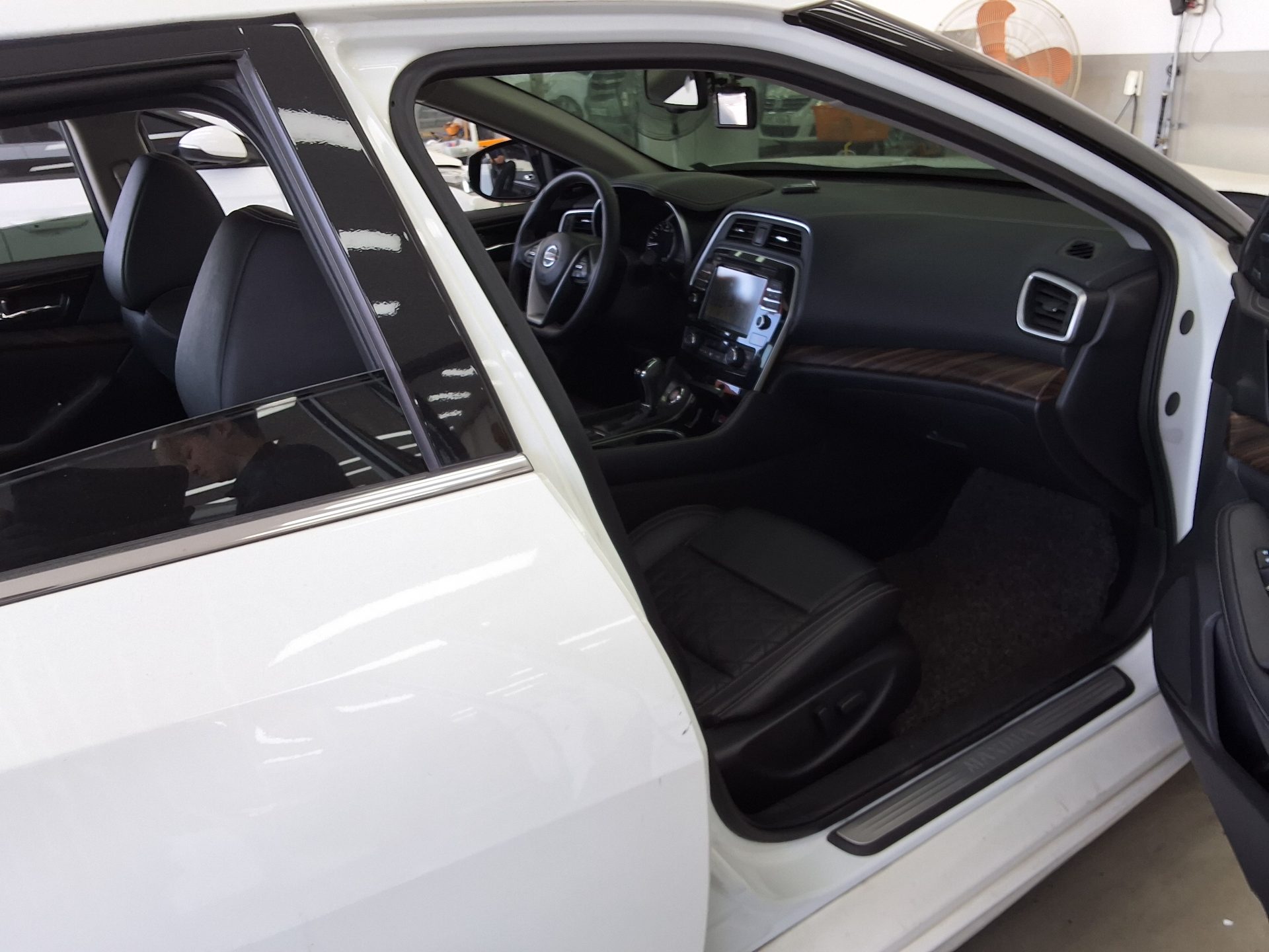 2017 - nissan maxima