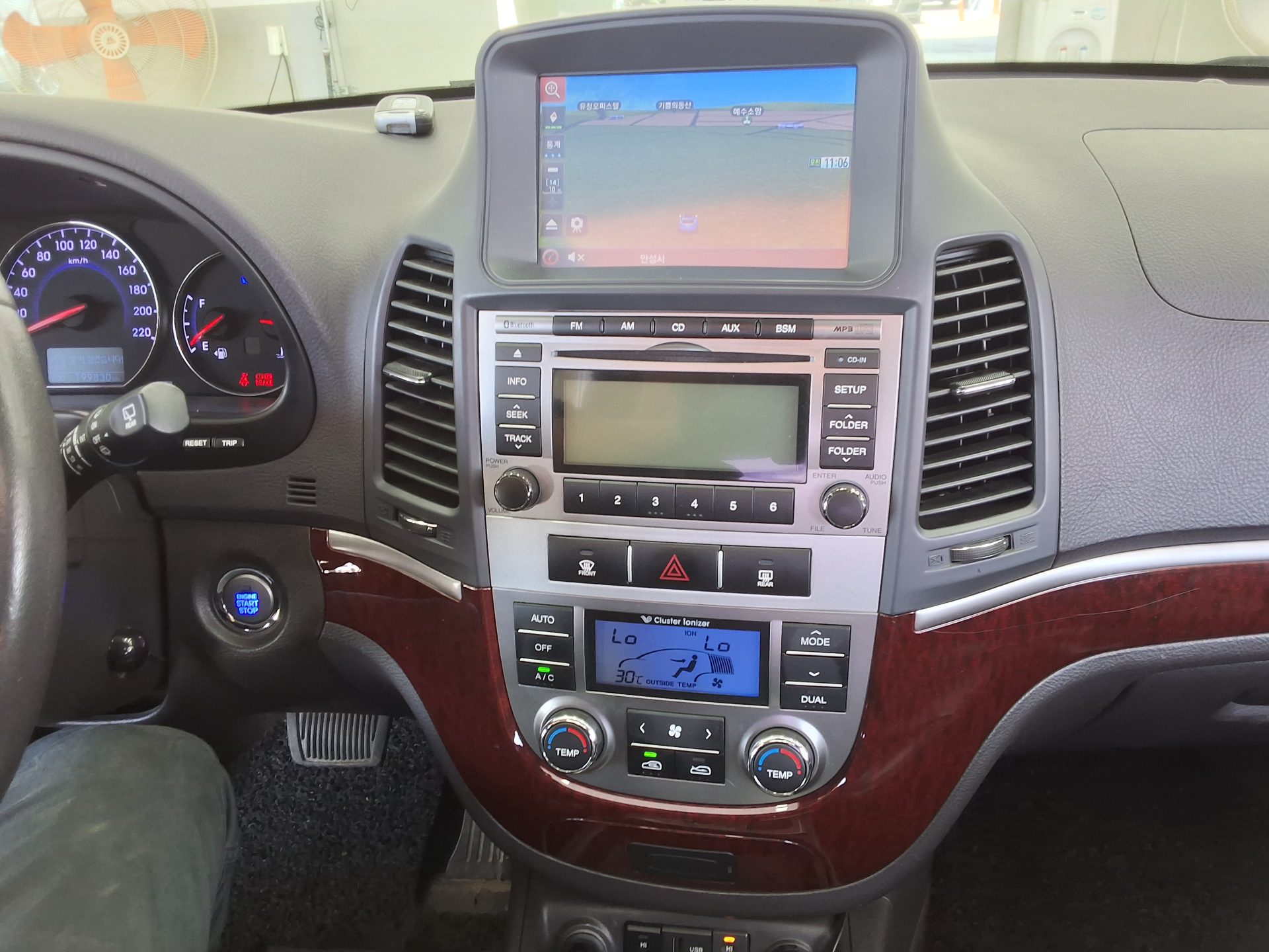 2011 - hyundai santa fe