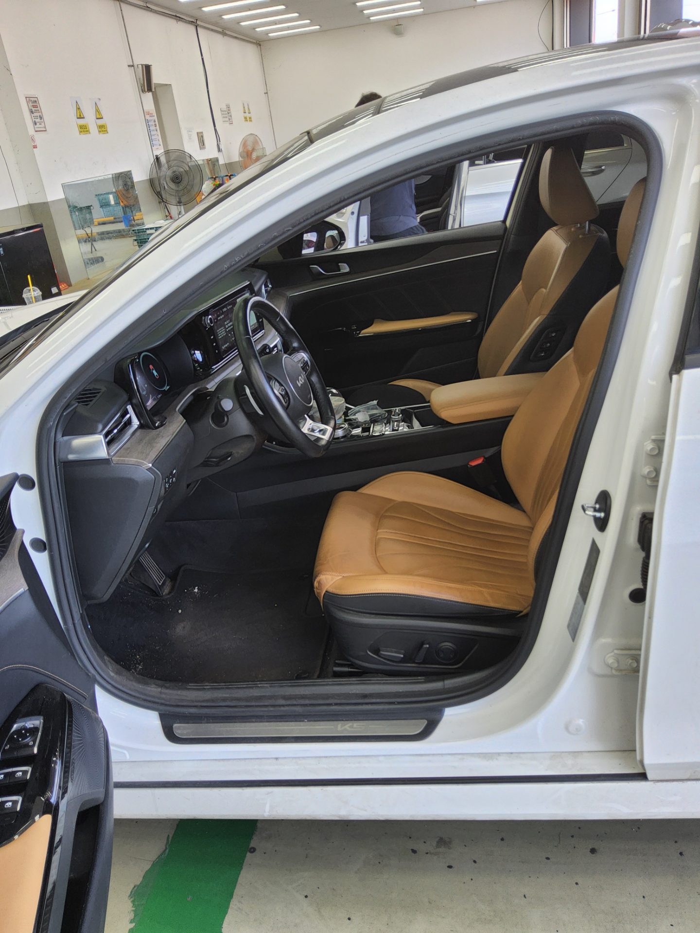 2023 - kia k5