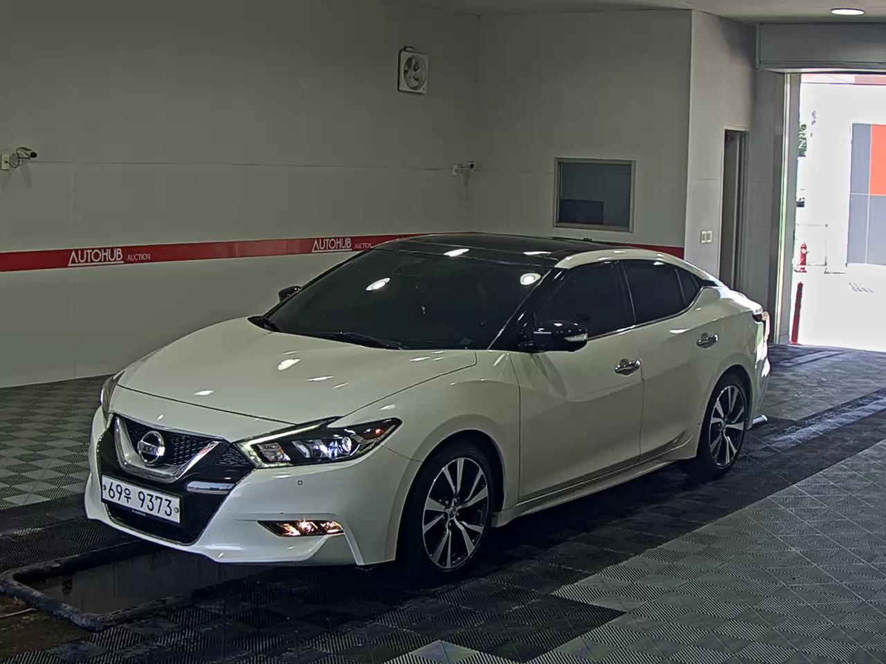 NISSAN MAXIMA PLATINUM