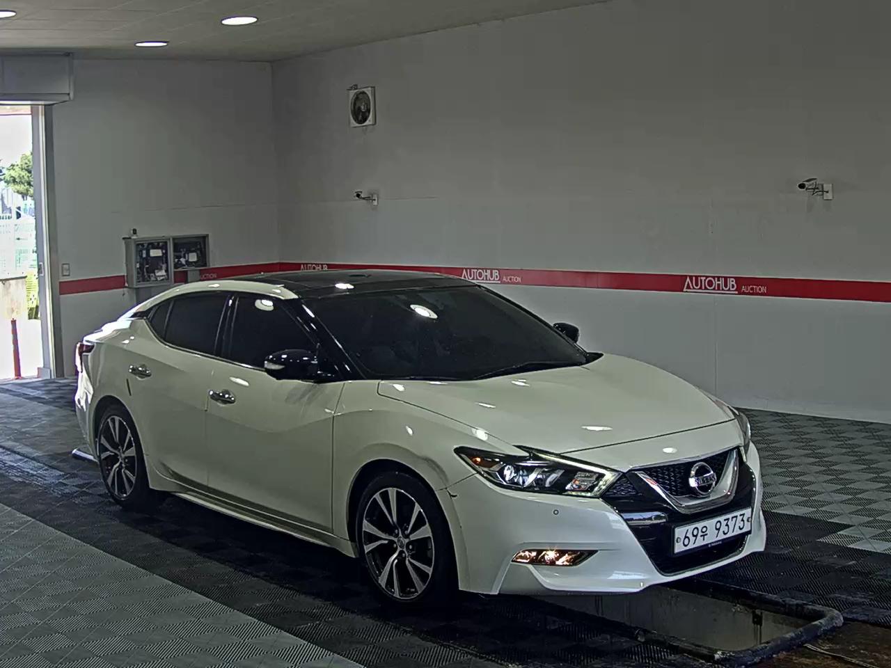 2017 - nissan maxima