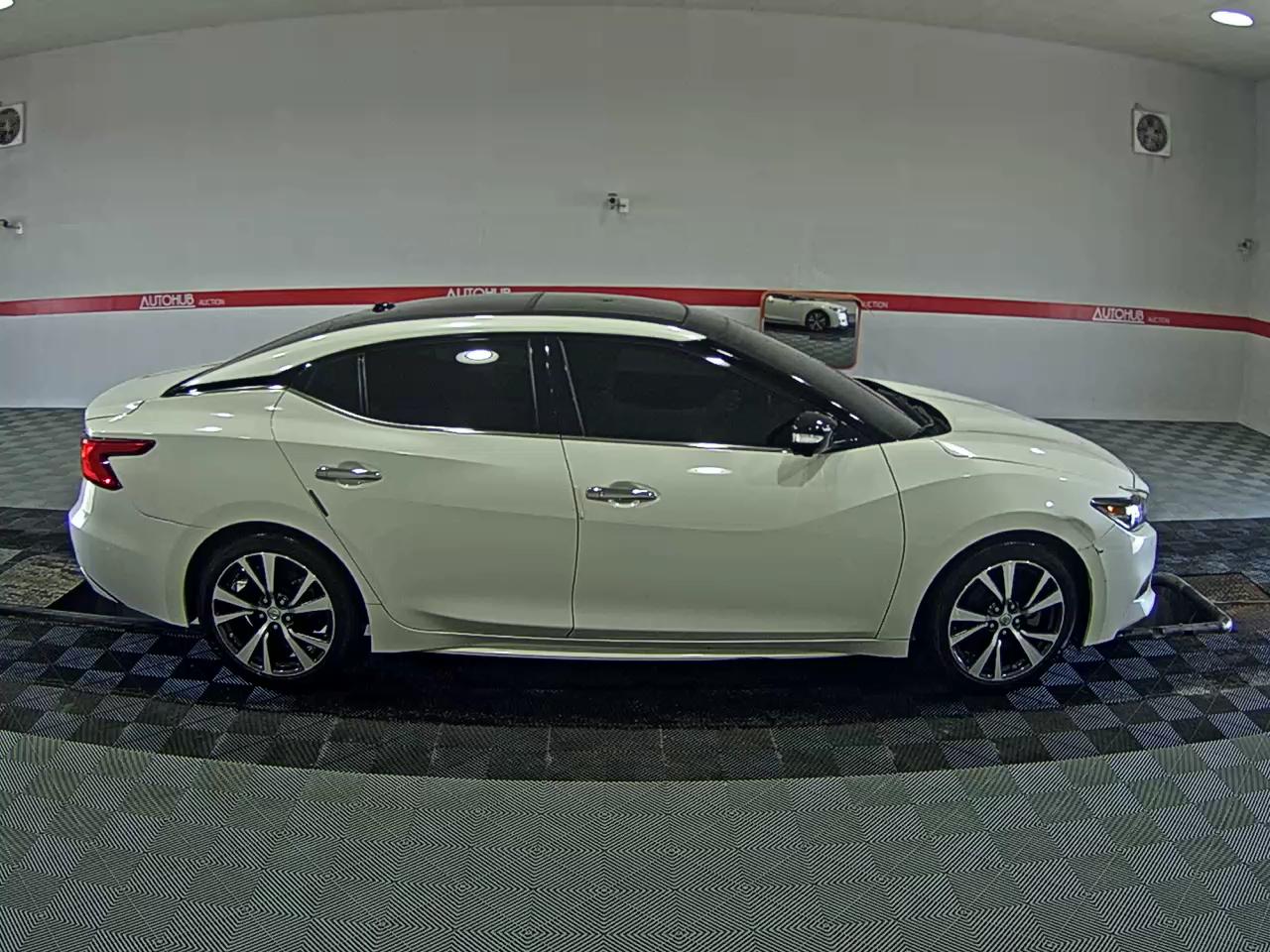 2017 - nissan maxima