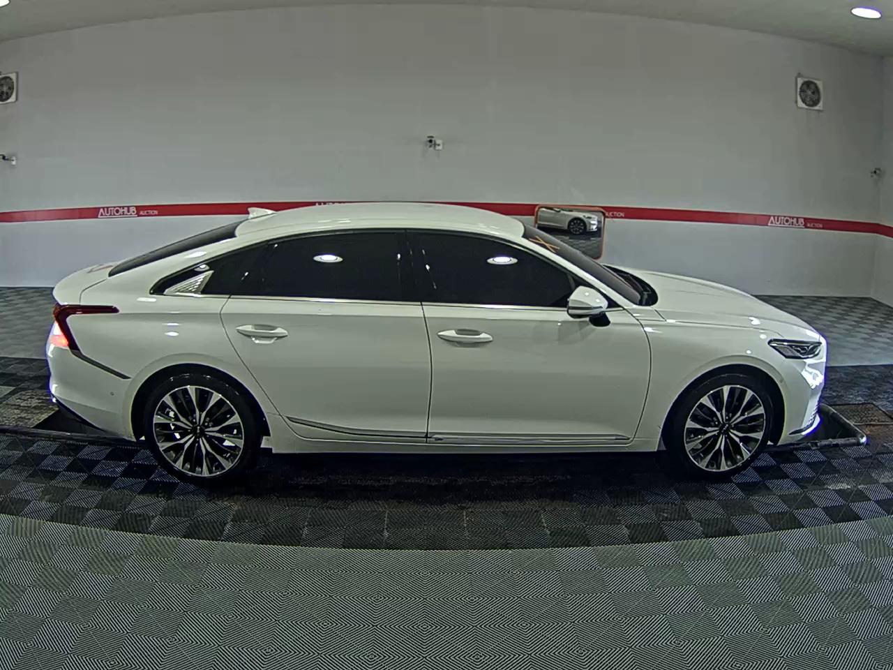 2023 - kia k8